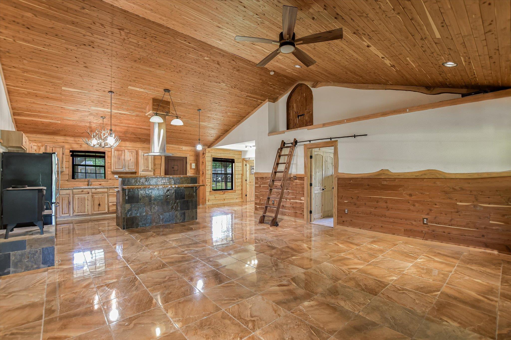 218 Cardinal Loop Property Photo 5