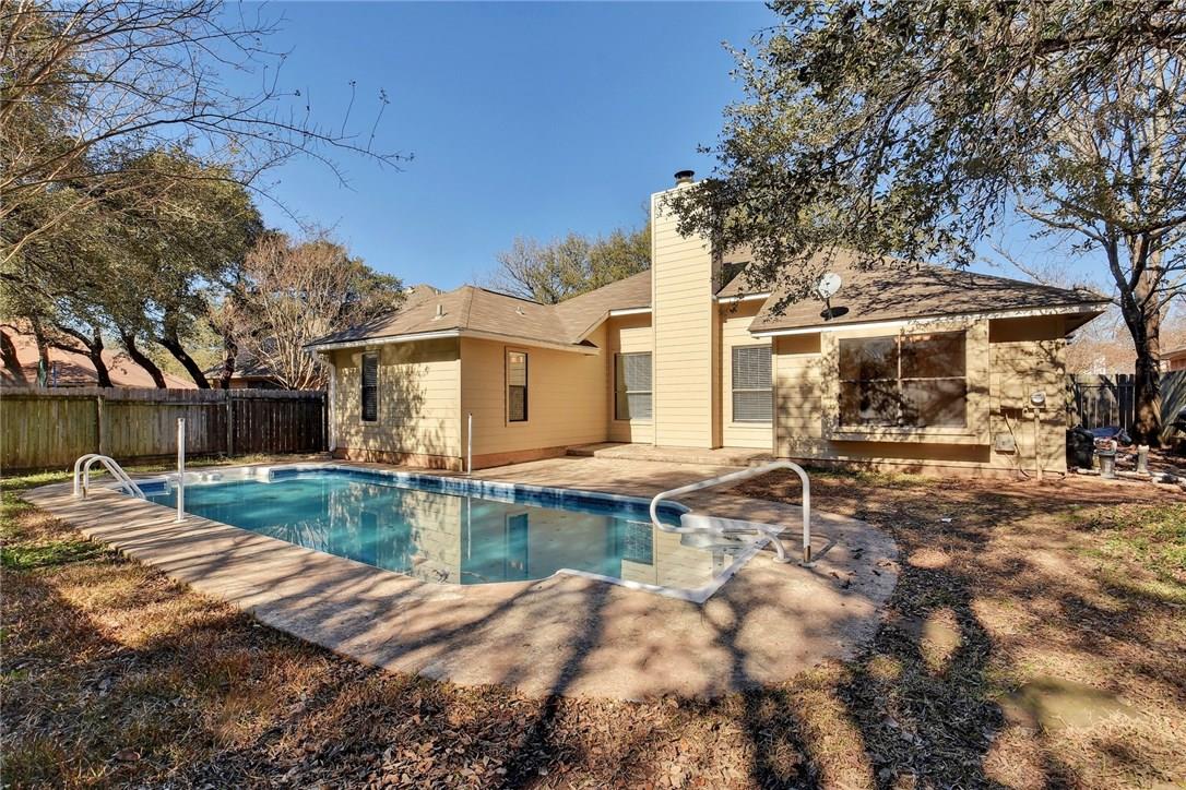 15811 De Peer Ave Property Photo 1