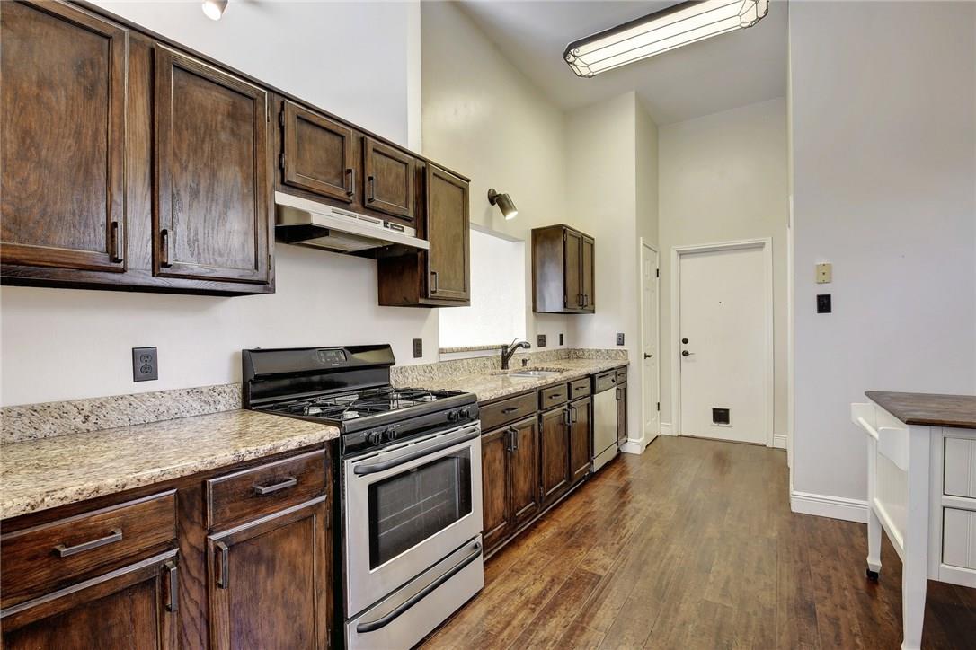 15811 De Peer Ave Property Photo 12