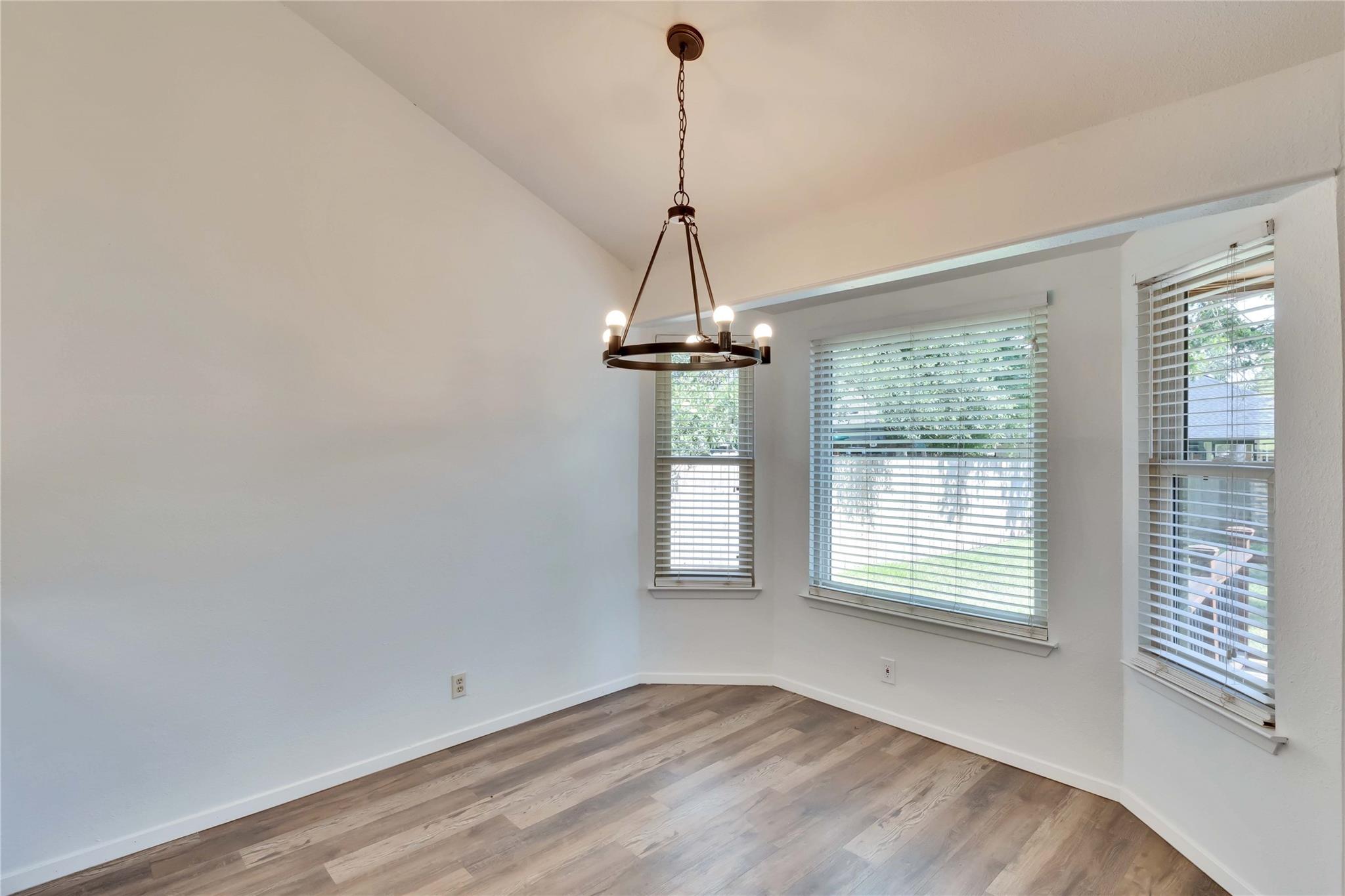 3411 Monument Dr Property Photo 5