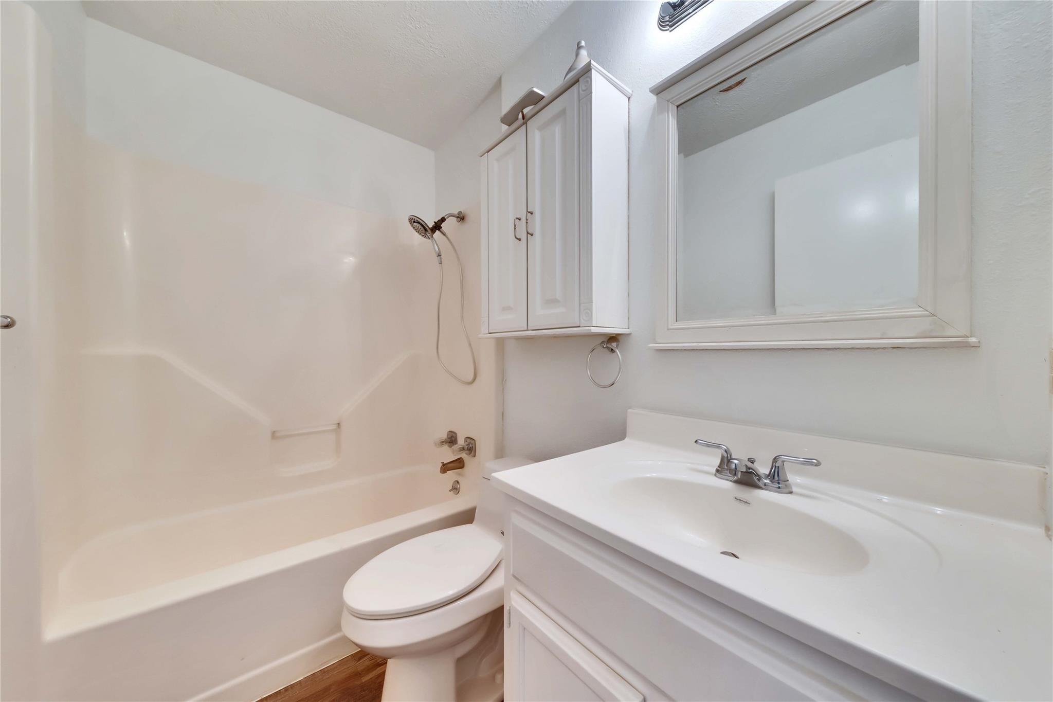 3411 Monument Dr Property Photo 8