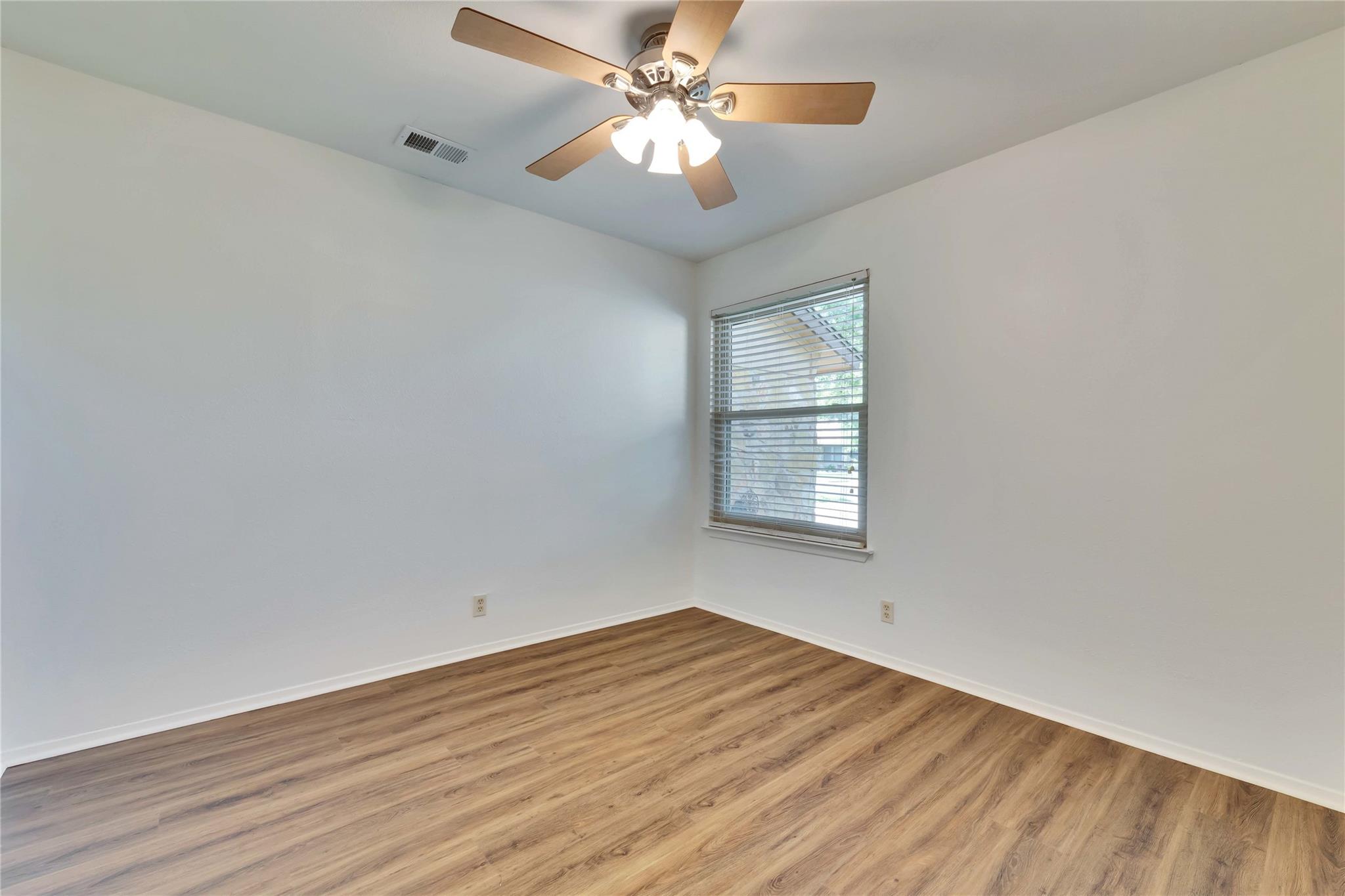 3411 Monument Dr Property Photo 10