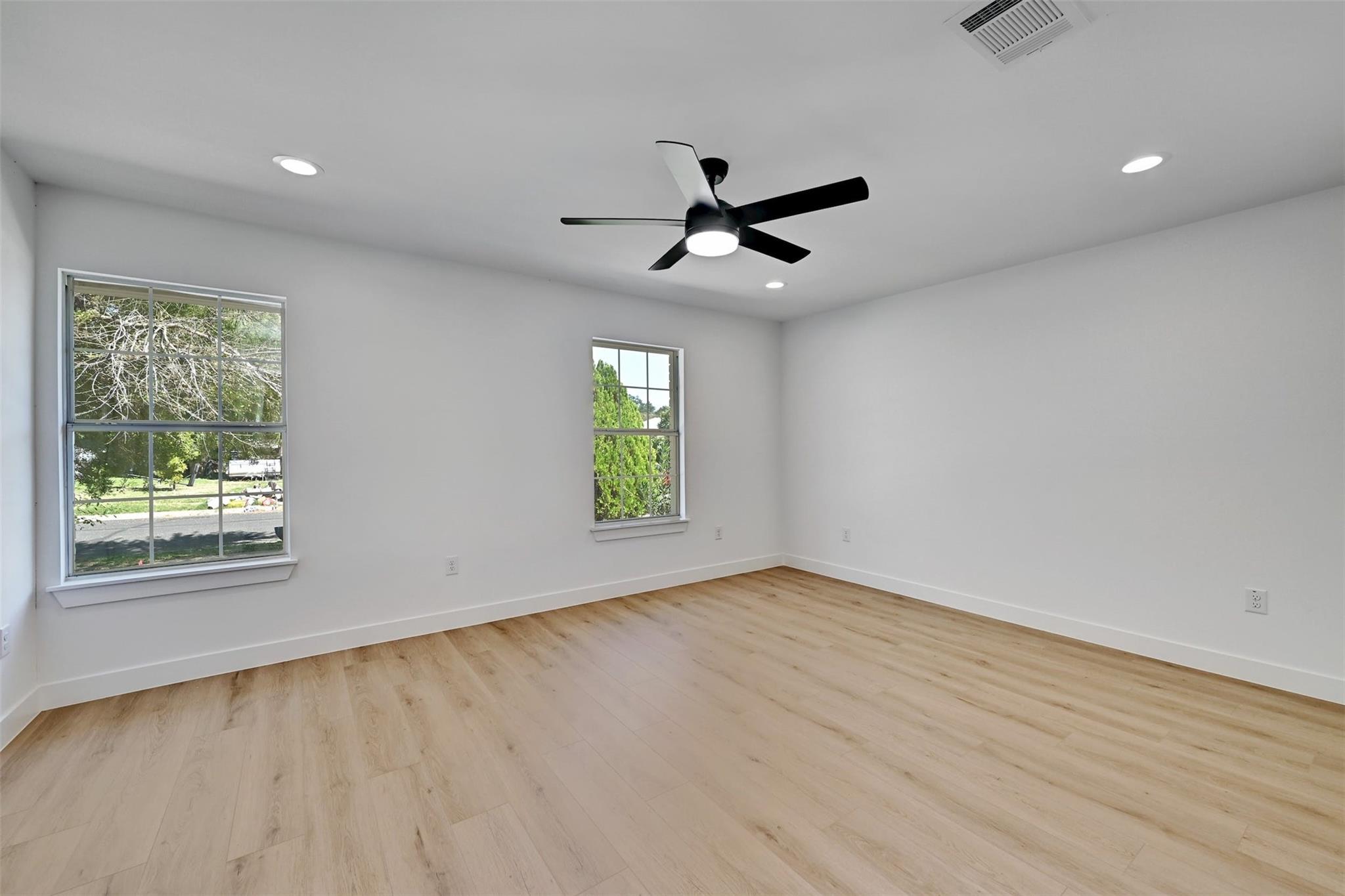 10006 Woodhaven Dr Property Photo 15