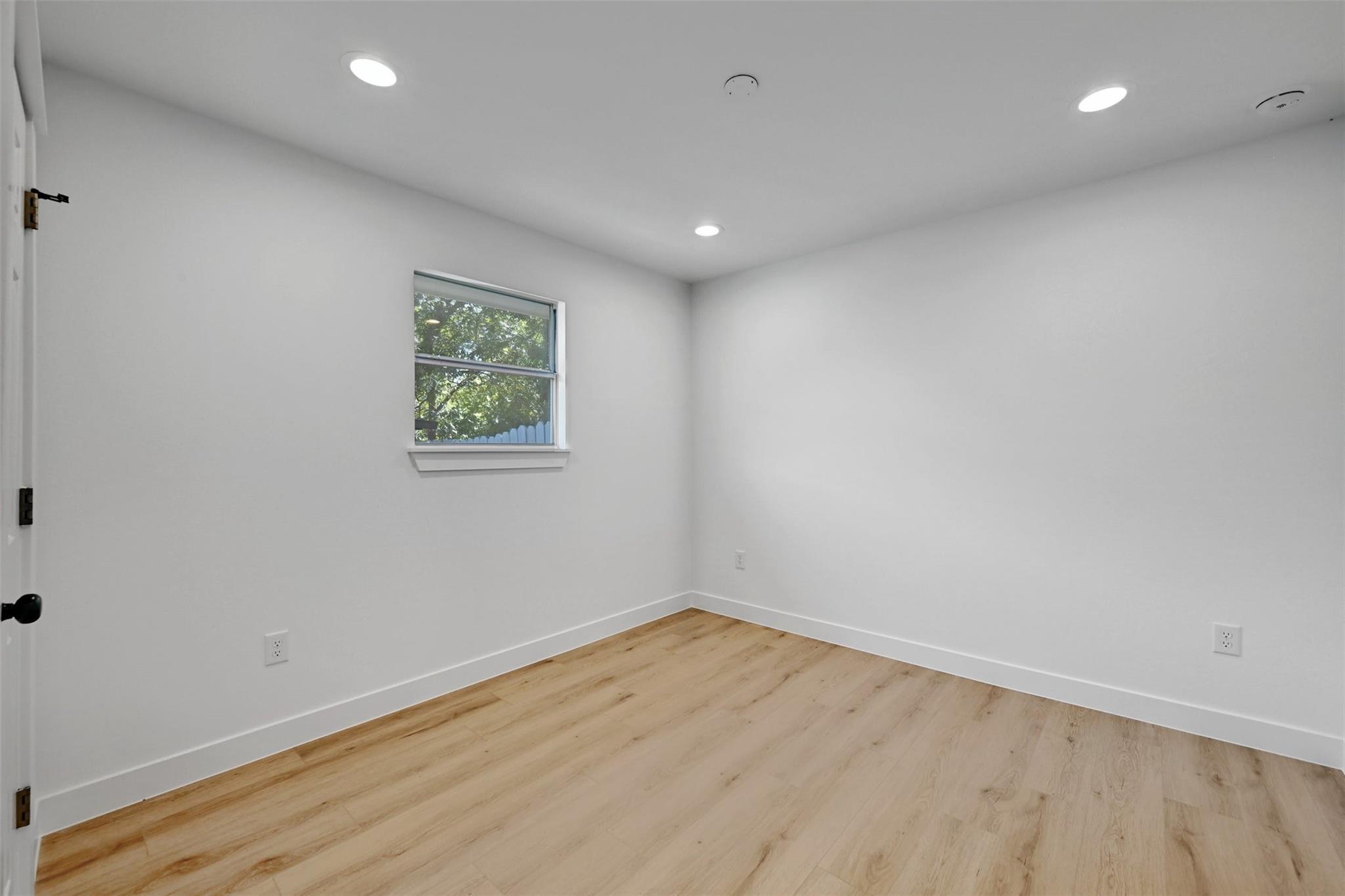 10006 Woodhaven Dr Property Photo 19