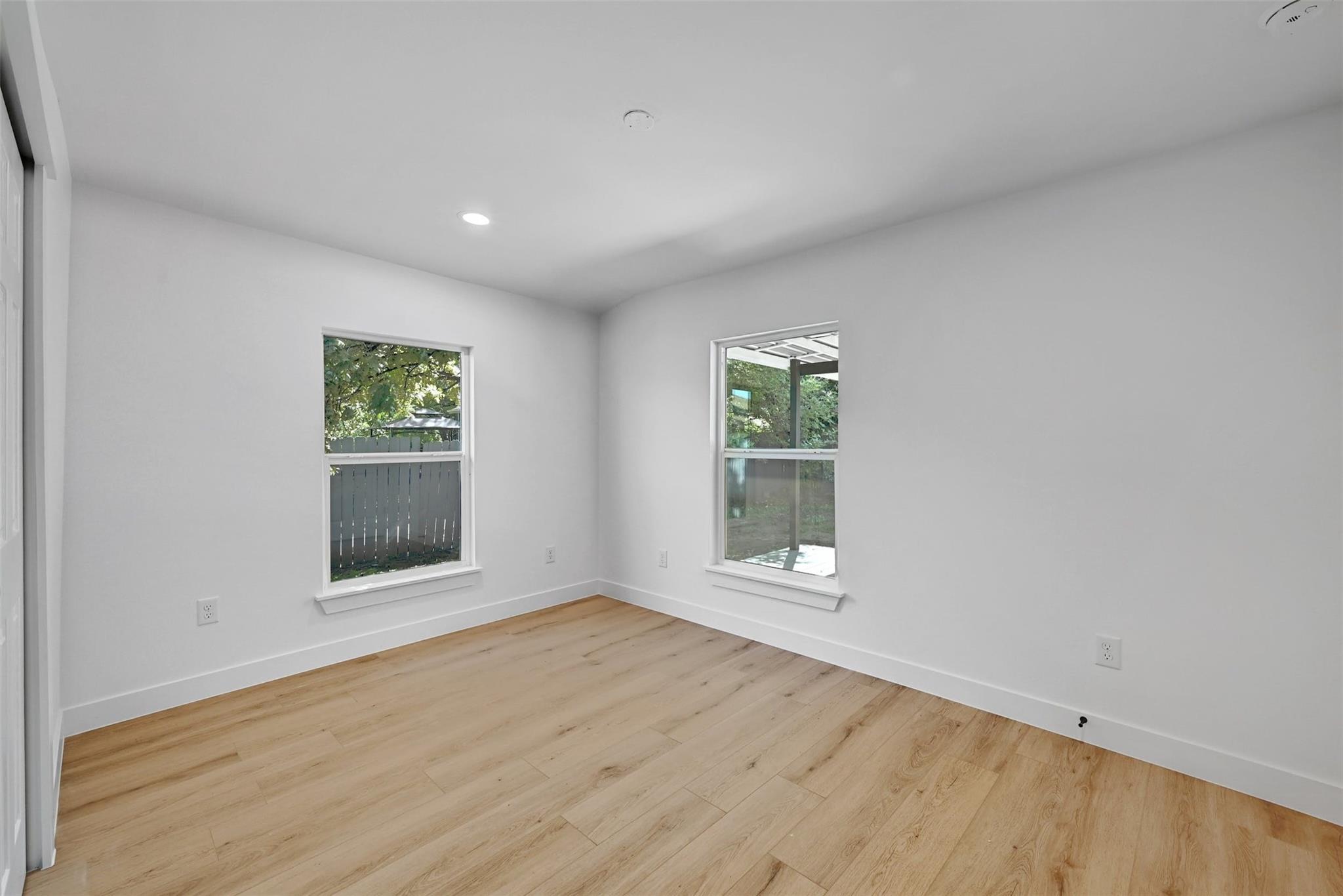 10006 Woodhaven Dr Property Photo 20