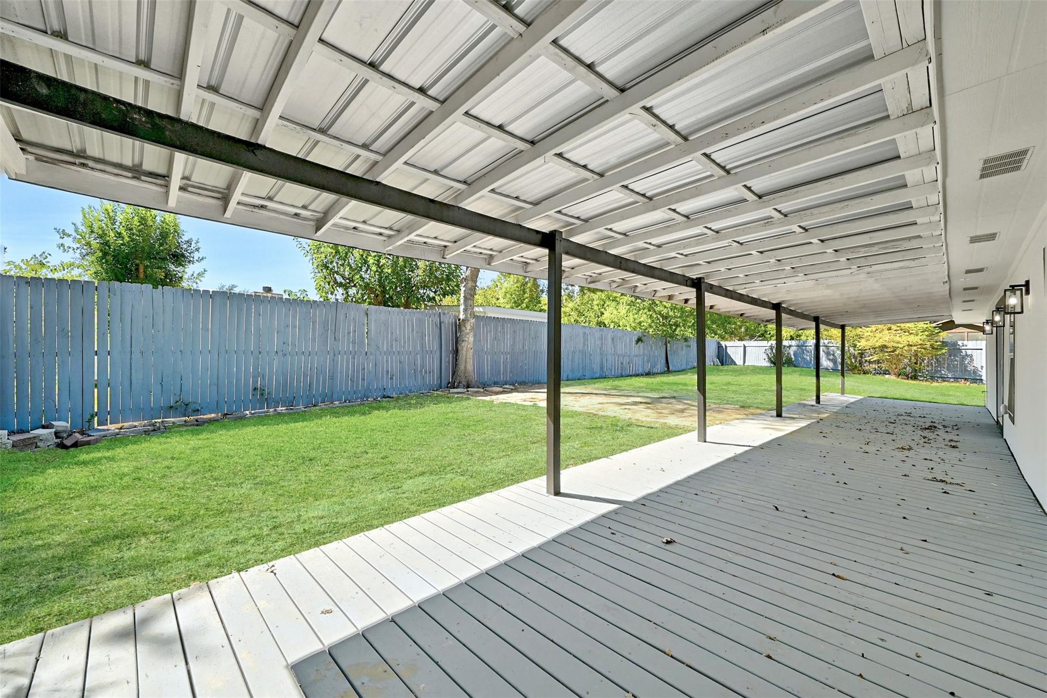 10006 Woodhaven Dr Property Photo 23