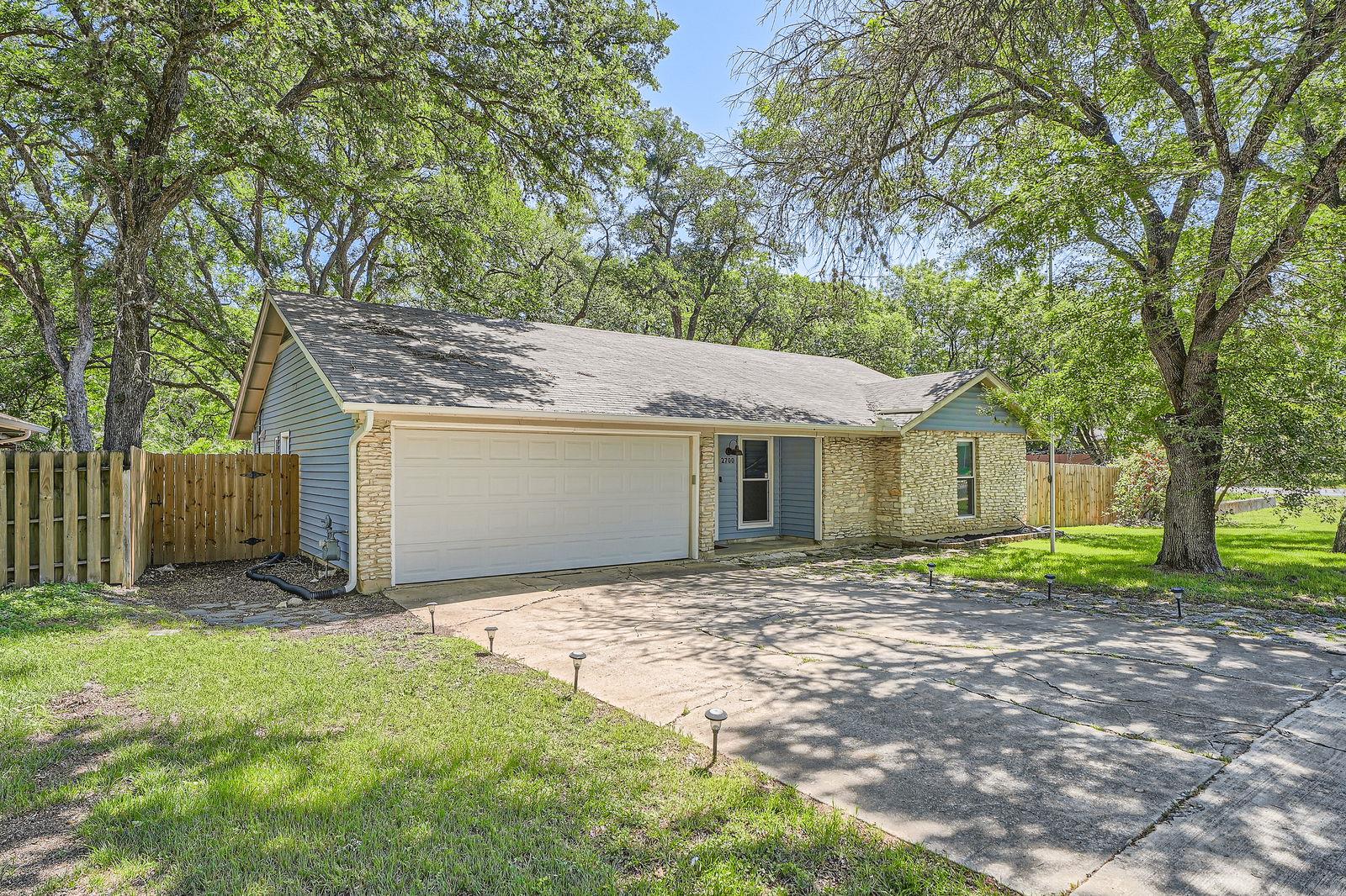 2700 Coatbridge Dr