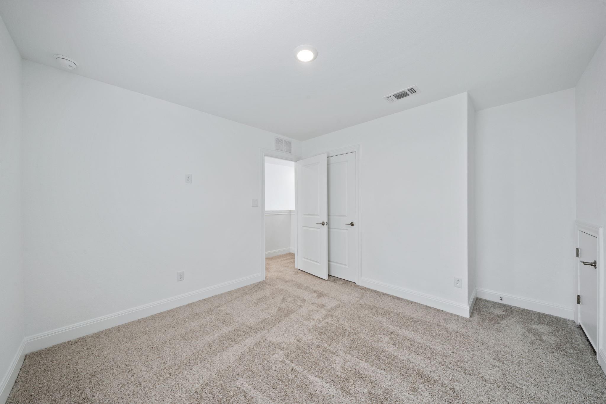 1001 Olinda Ct Property Photo 11