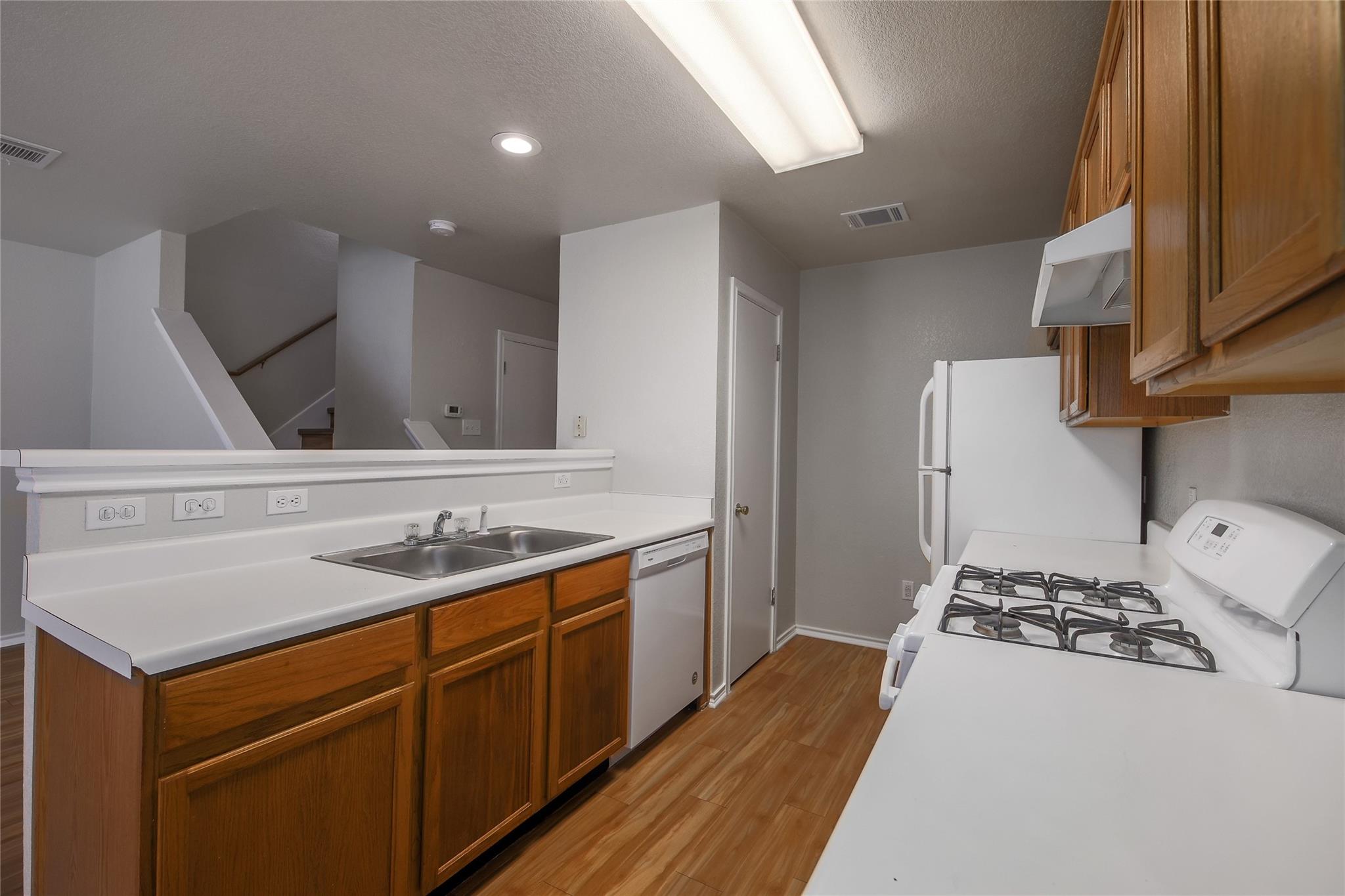 1005 Christopher Ave #a Property Photo 4
