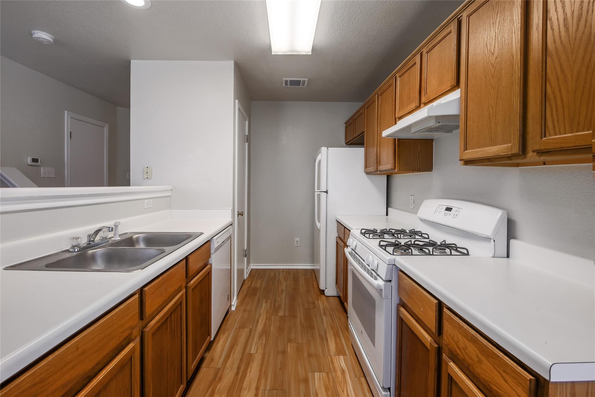 1005 Christopher Ave #a Property Photo 5