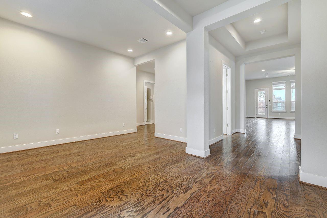 1028 Almeria Bnd Property Photo 23