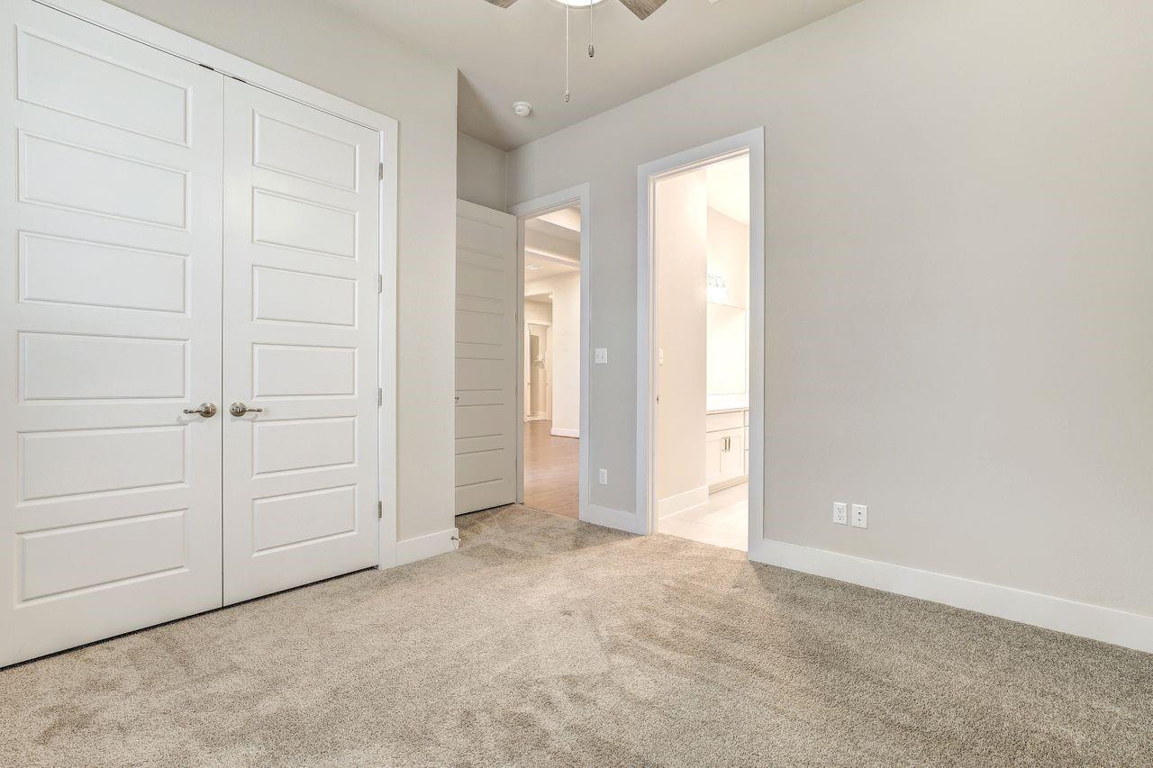1028 Almeria Bnd Property Photo 28