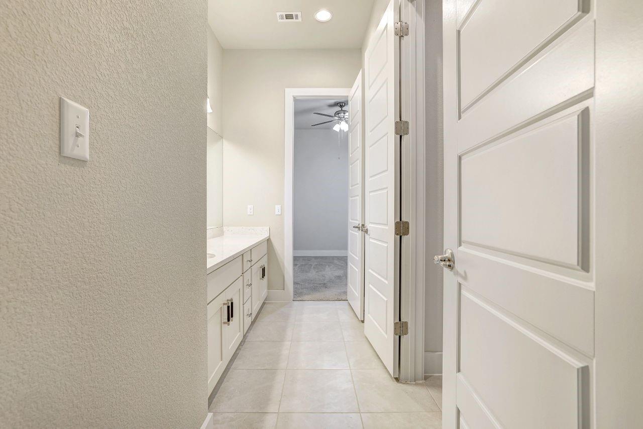 1028 Almeria Bnd Property Photo 29