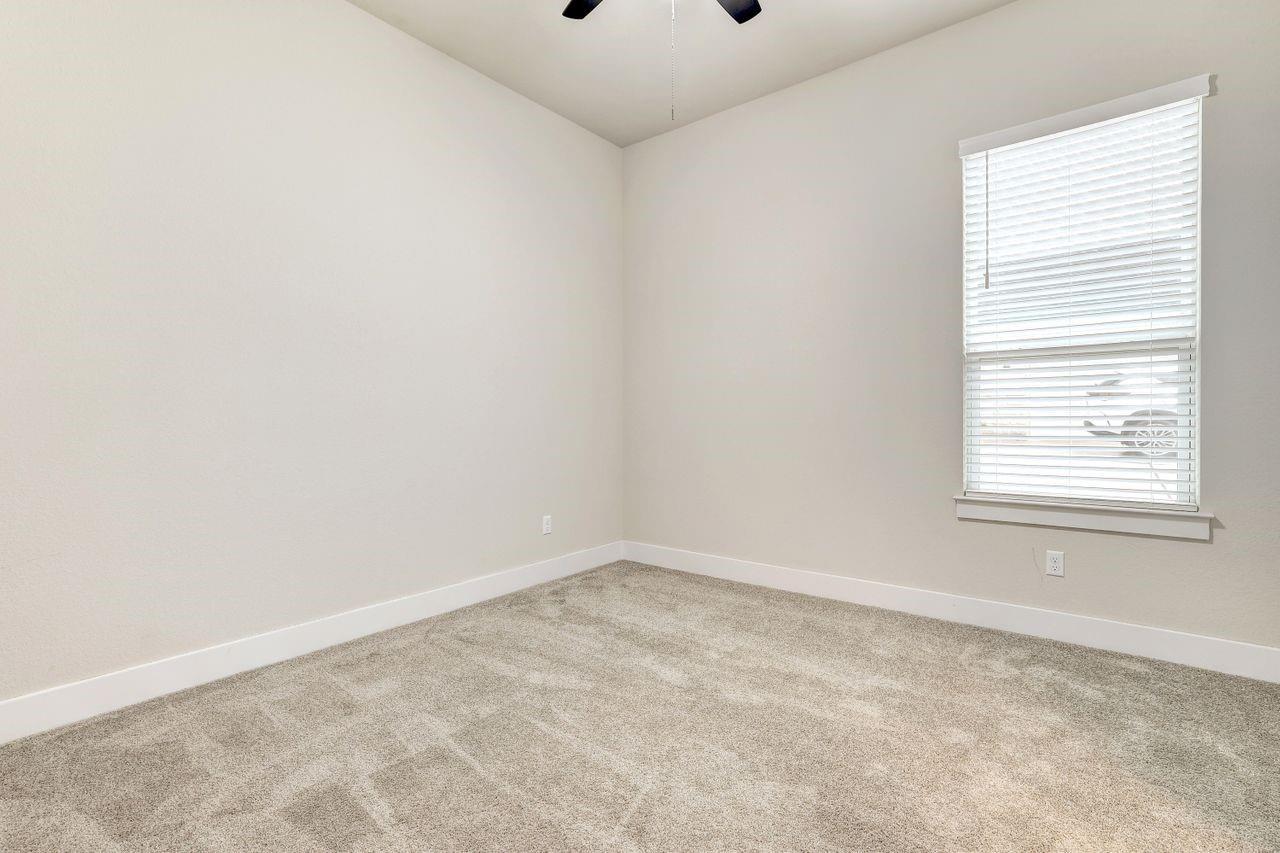 1028 Almeria Bnd Property Photo 31
