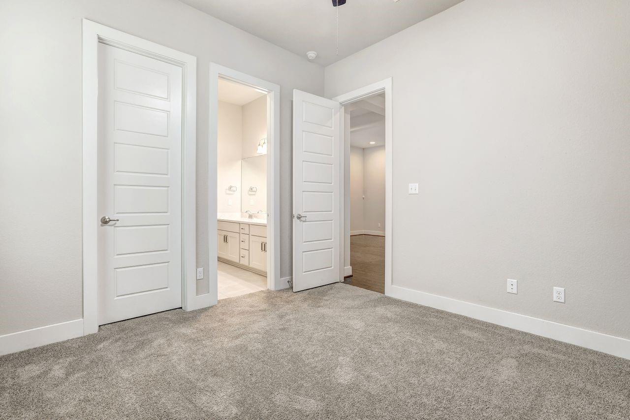1028 Almeria Bnd Property Photo 32