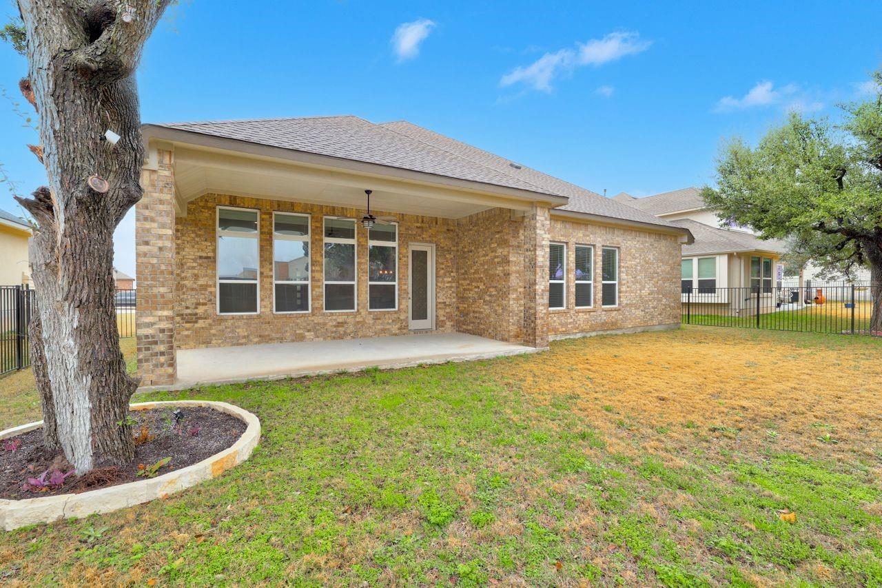 1028 Almeria Bnd Property Photo 36