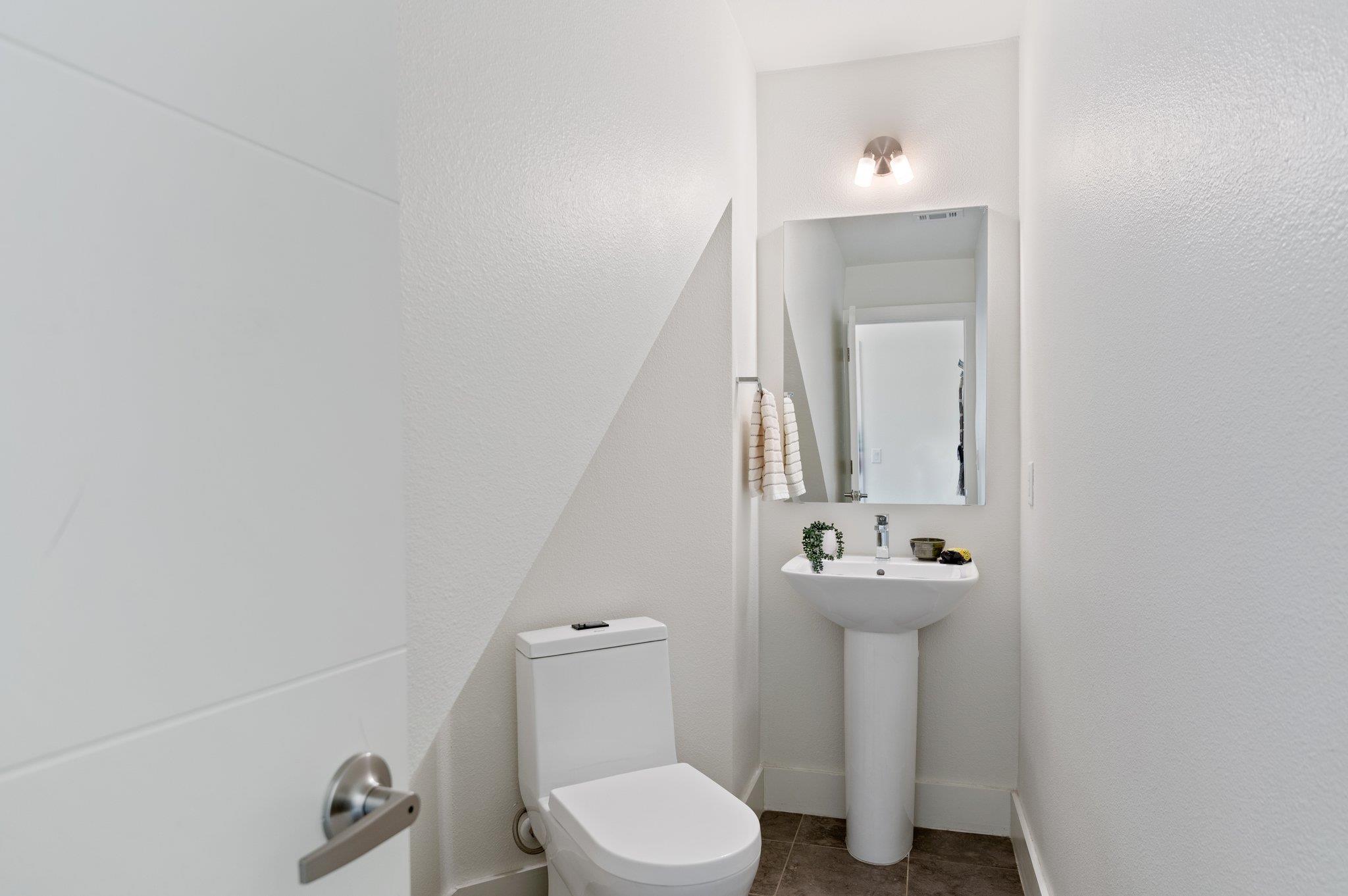 604 N Bluff Dr 227 Property Photo 6