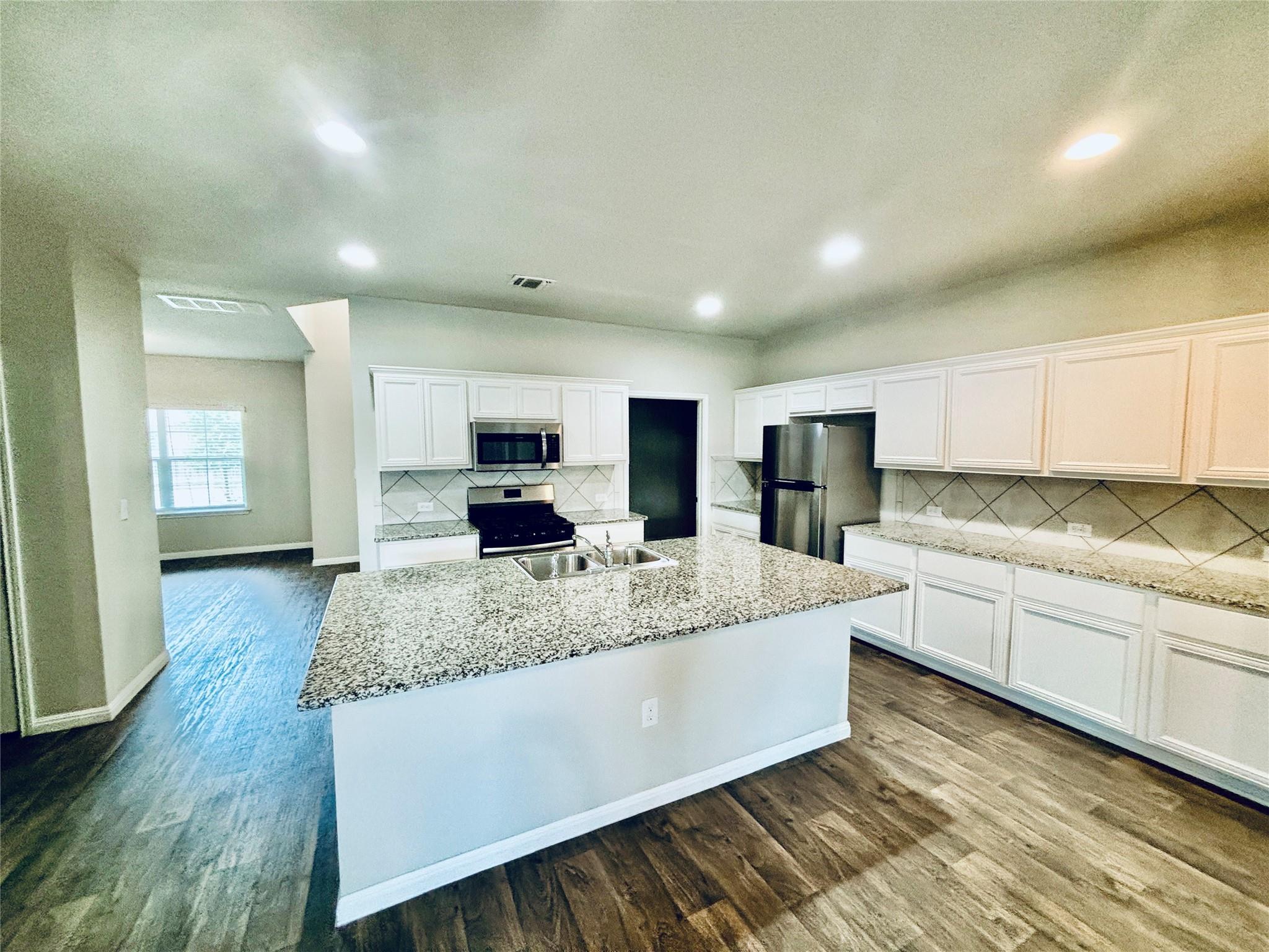1905 Alamo Heights Ave Property Photo 2