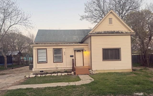 222 Llano St Property Photo