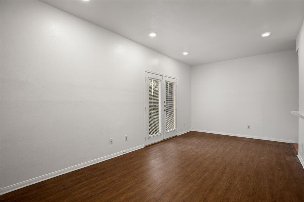 2217 W San Gabriel St #304 Property Photo 10
