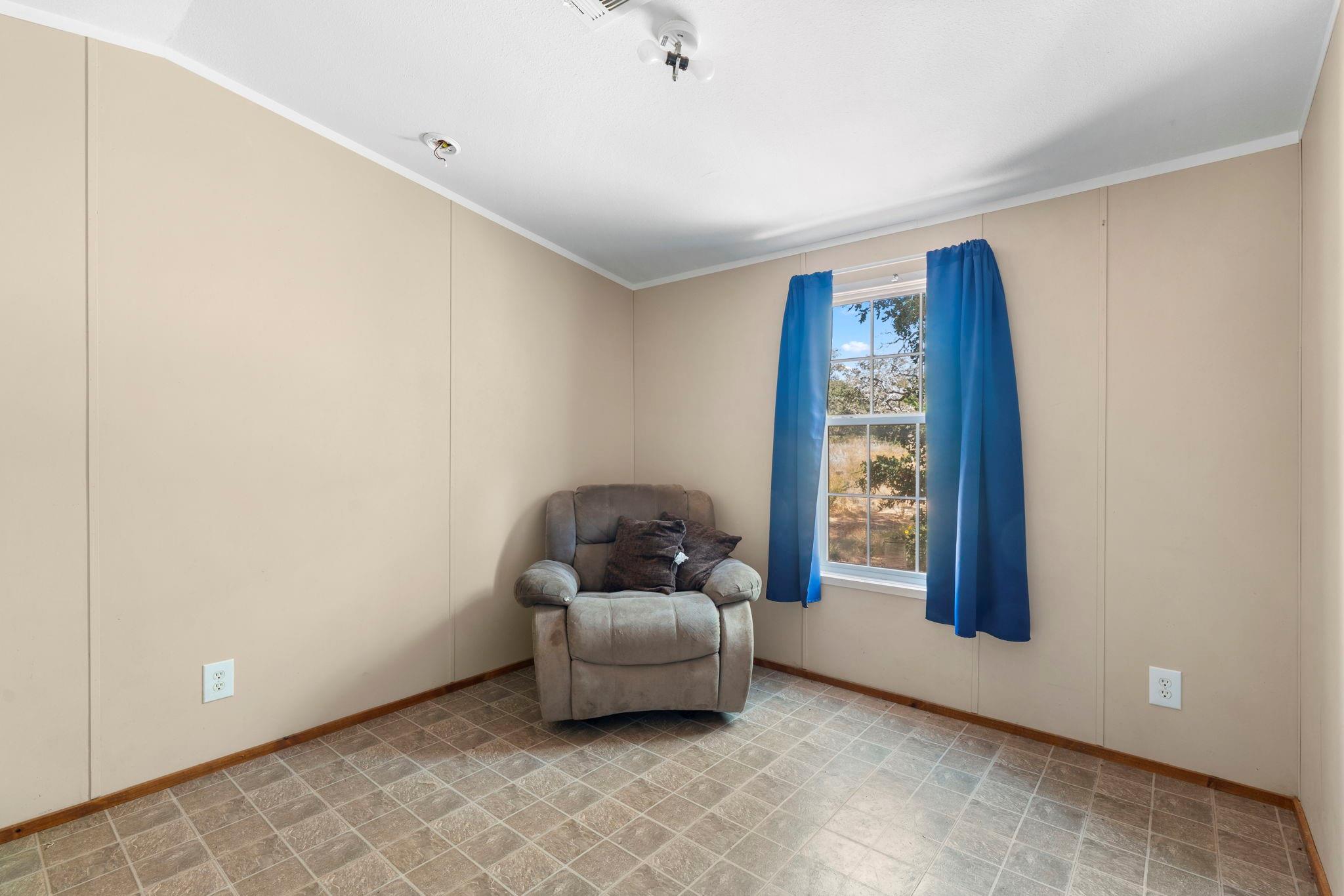 3115 Chuckwagon Rd Property Photo 5