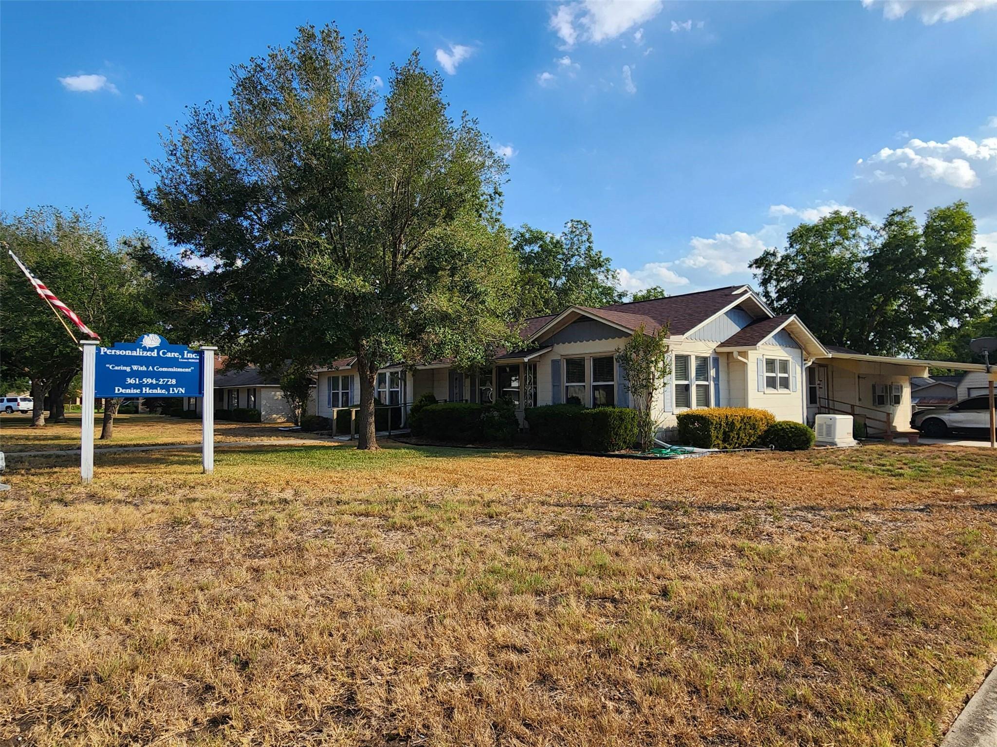 122 N Avenue E Ave Property Photo 1