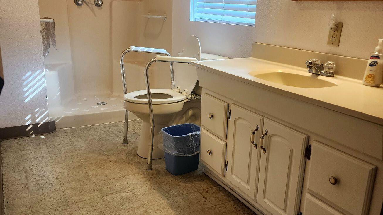 122 N Avenue E Ave Property Photo 11