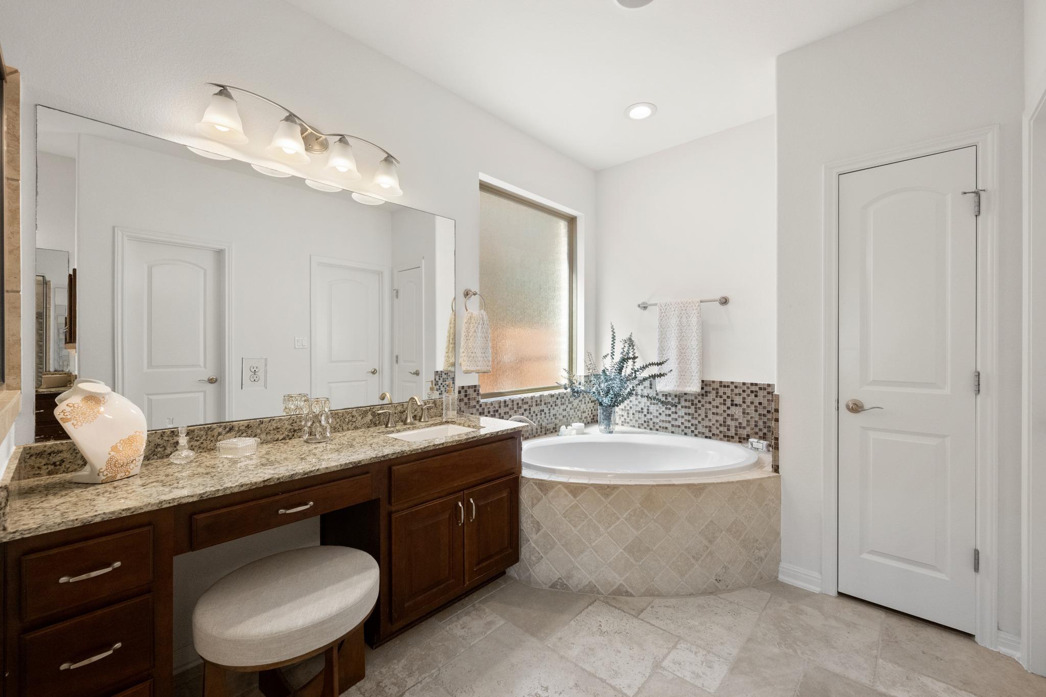5705 Lipan Apache Bnd Property Photo 16