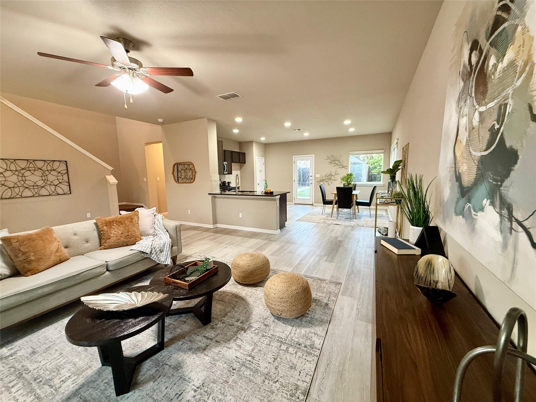 202 Mossycup Dr Property Photo 3