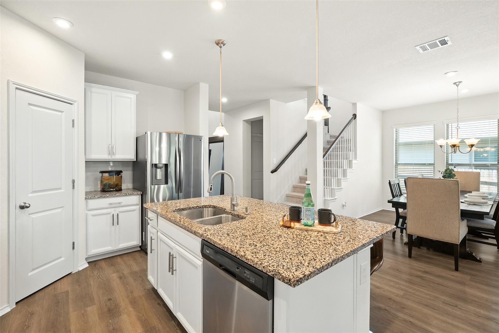 211 Brookside St Property Photo 8