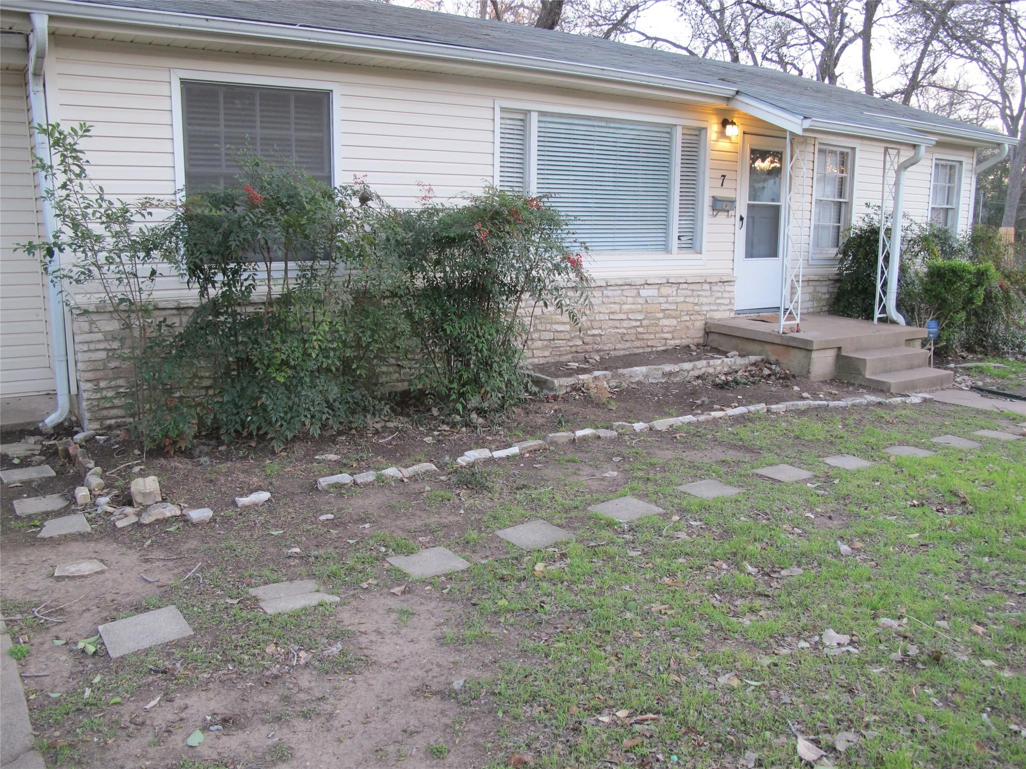 7 Scott Cres Property Photo 2