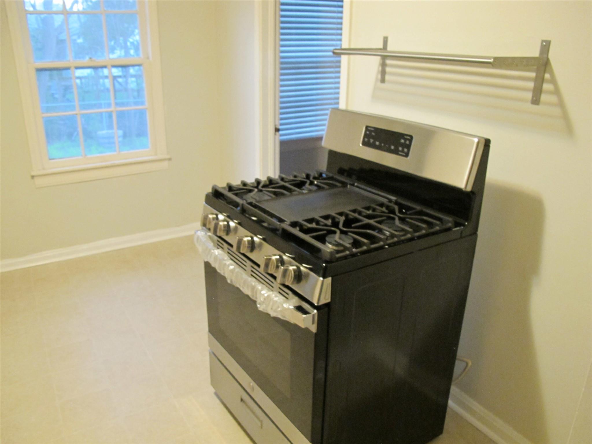 7 Scott Cres Property Photo 5