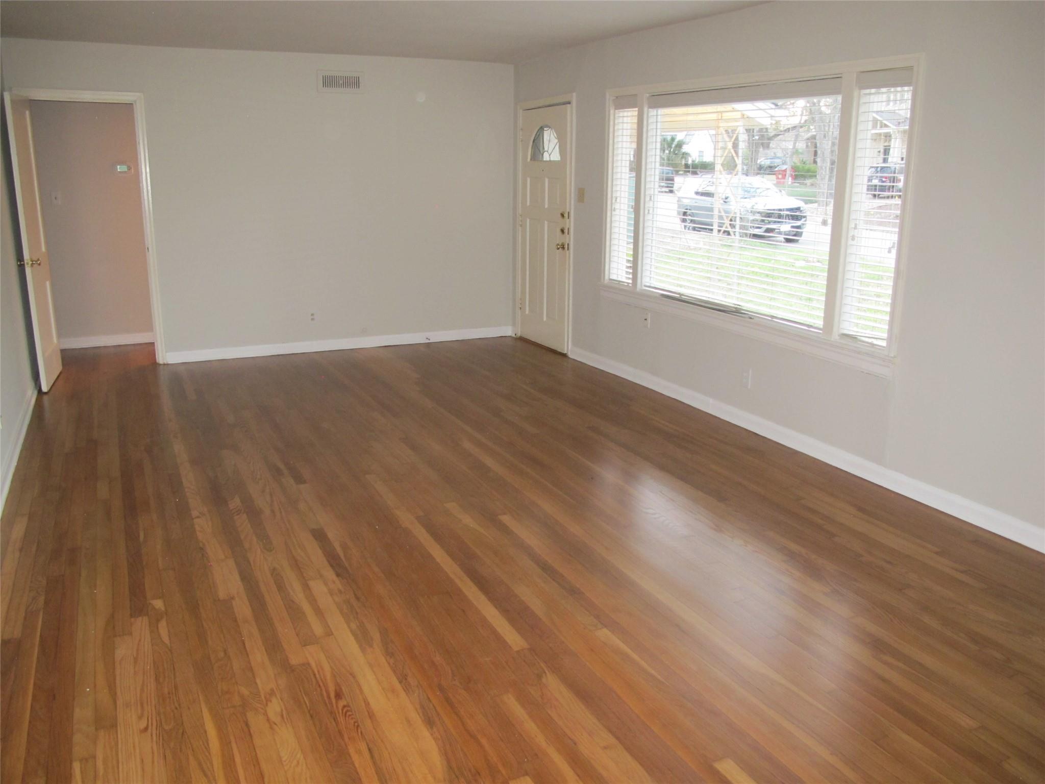 7 Scott Cres Property Photo 6