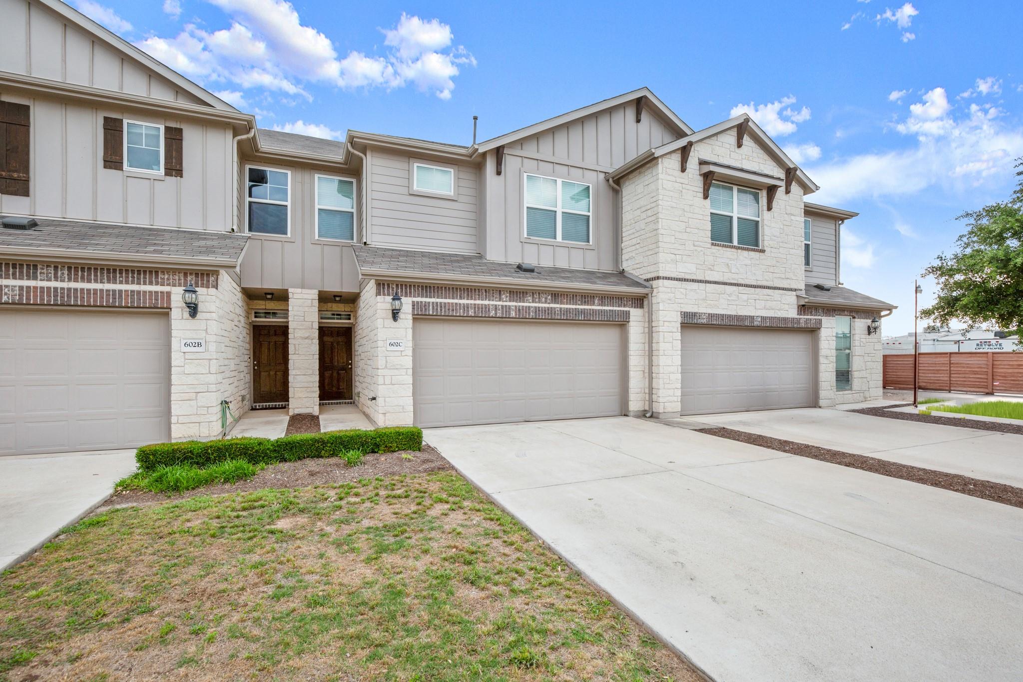 602 Caterpillar St 602c Property Photo