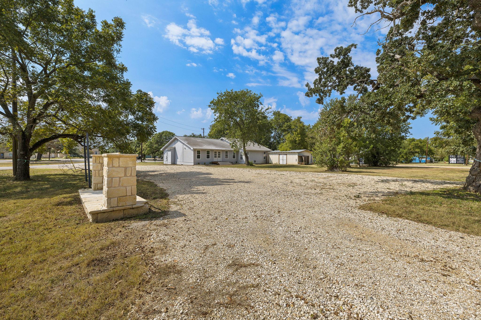 205 E Myrtle Ln Property Photo 13
