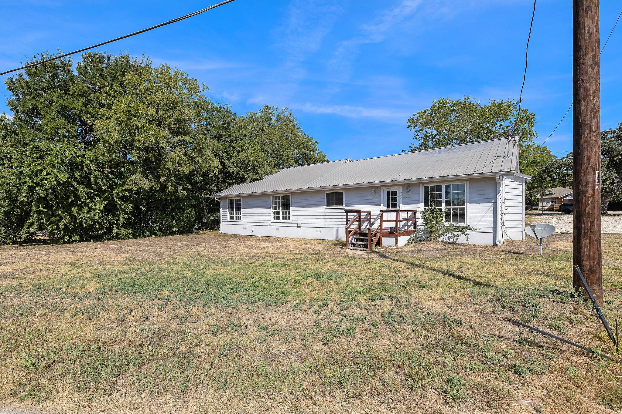 205 E Myrtle Ln Property Photo 16