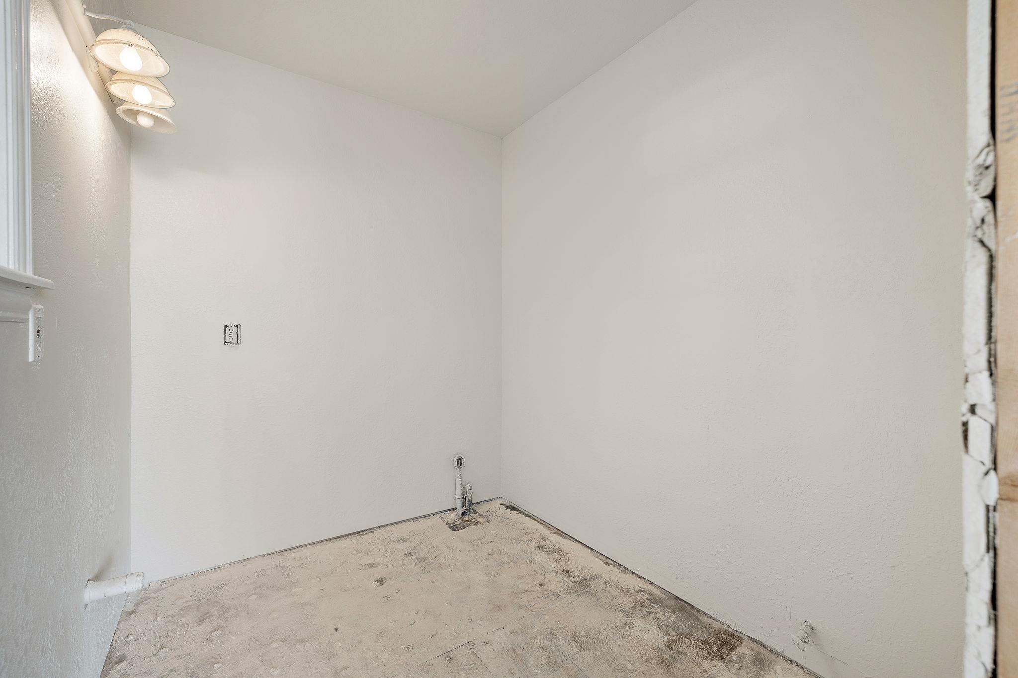 205 E Myrtle Ln Property Photo 35