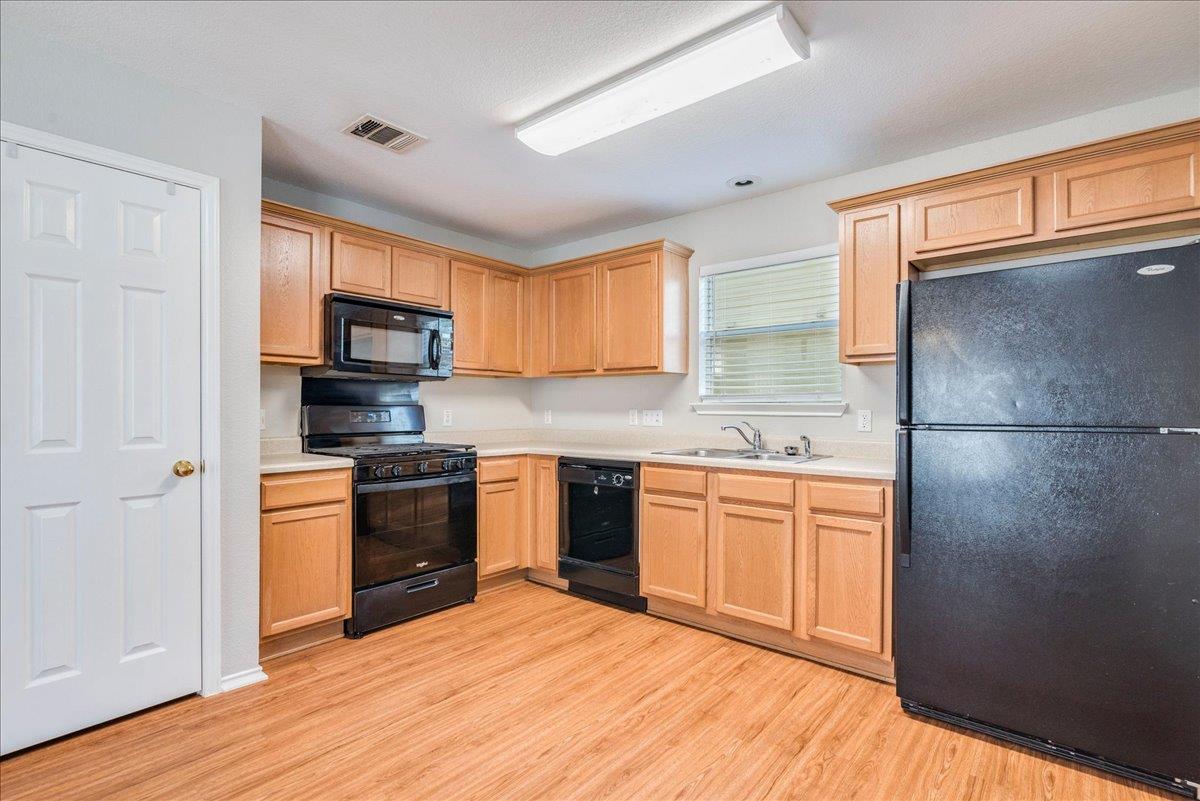 1507 Davis Mountain Loop Property Photo 4
