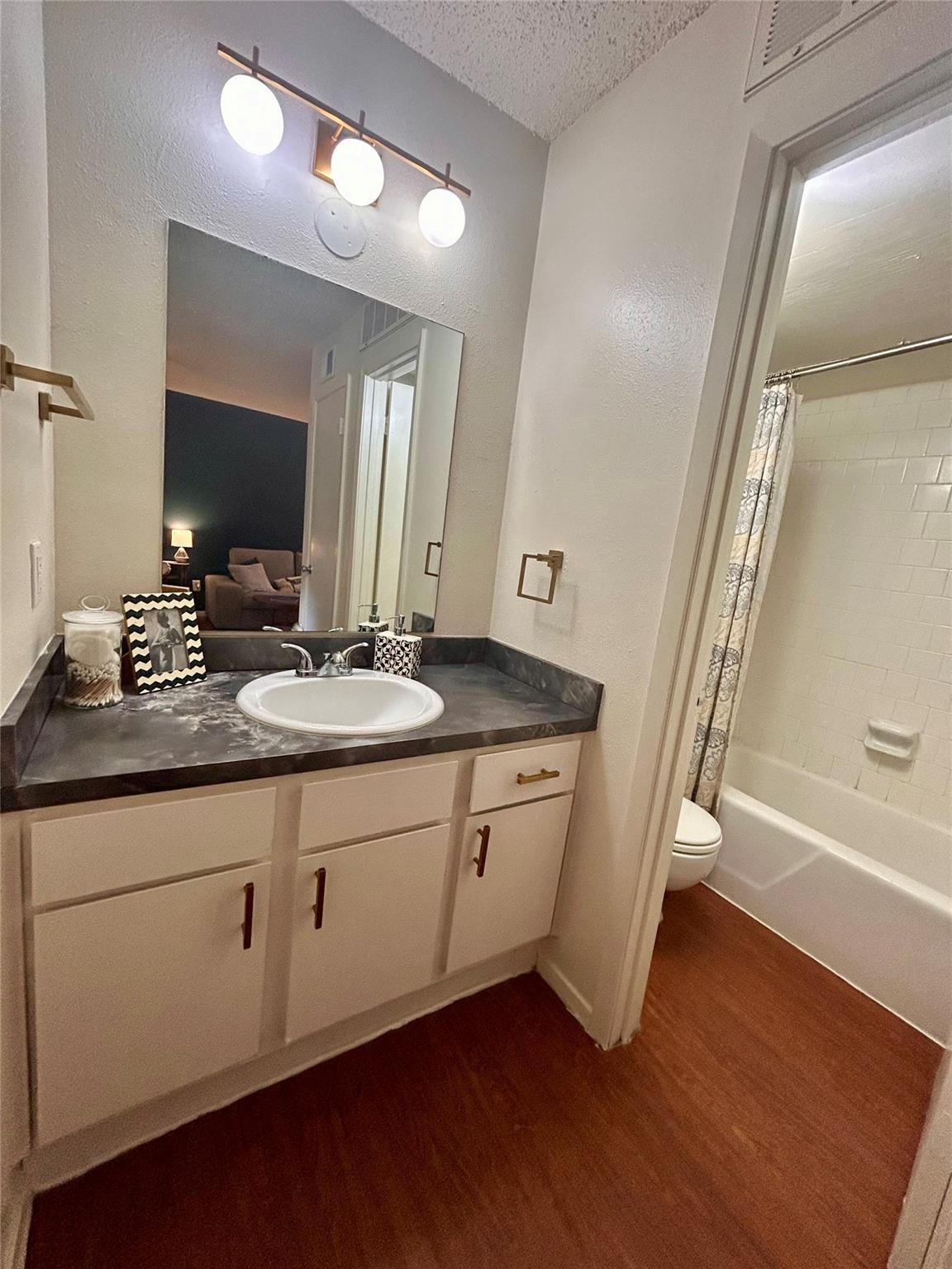 4209 Avenue B Ave #106 Property Photo 6