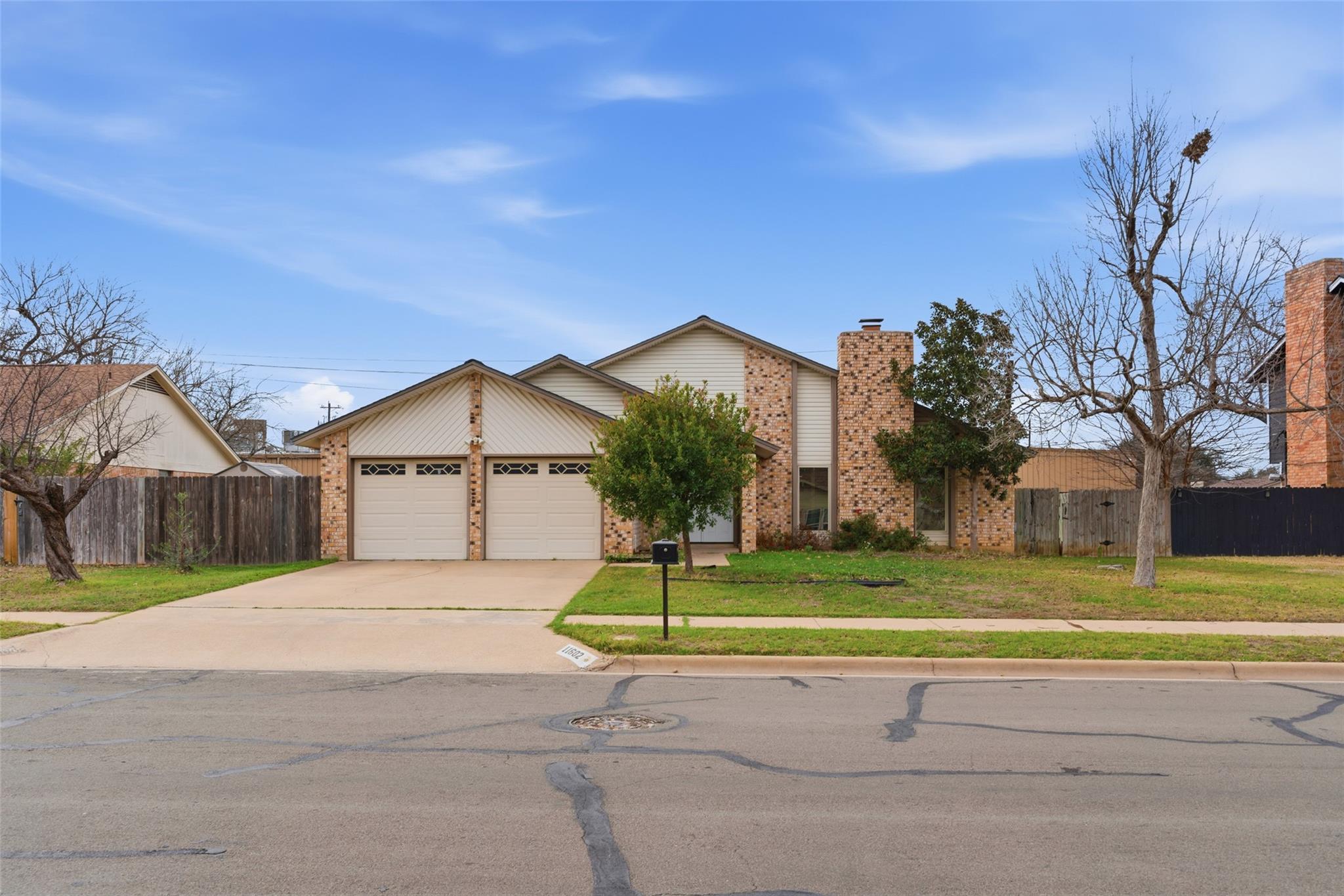 11602 Crosstimber Dr Property Photo 1