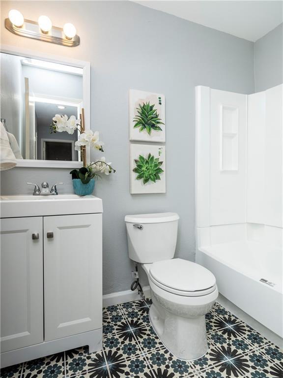 7004 Circle S Rd #b Property Photo 11