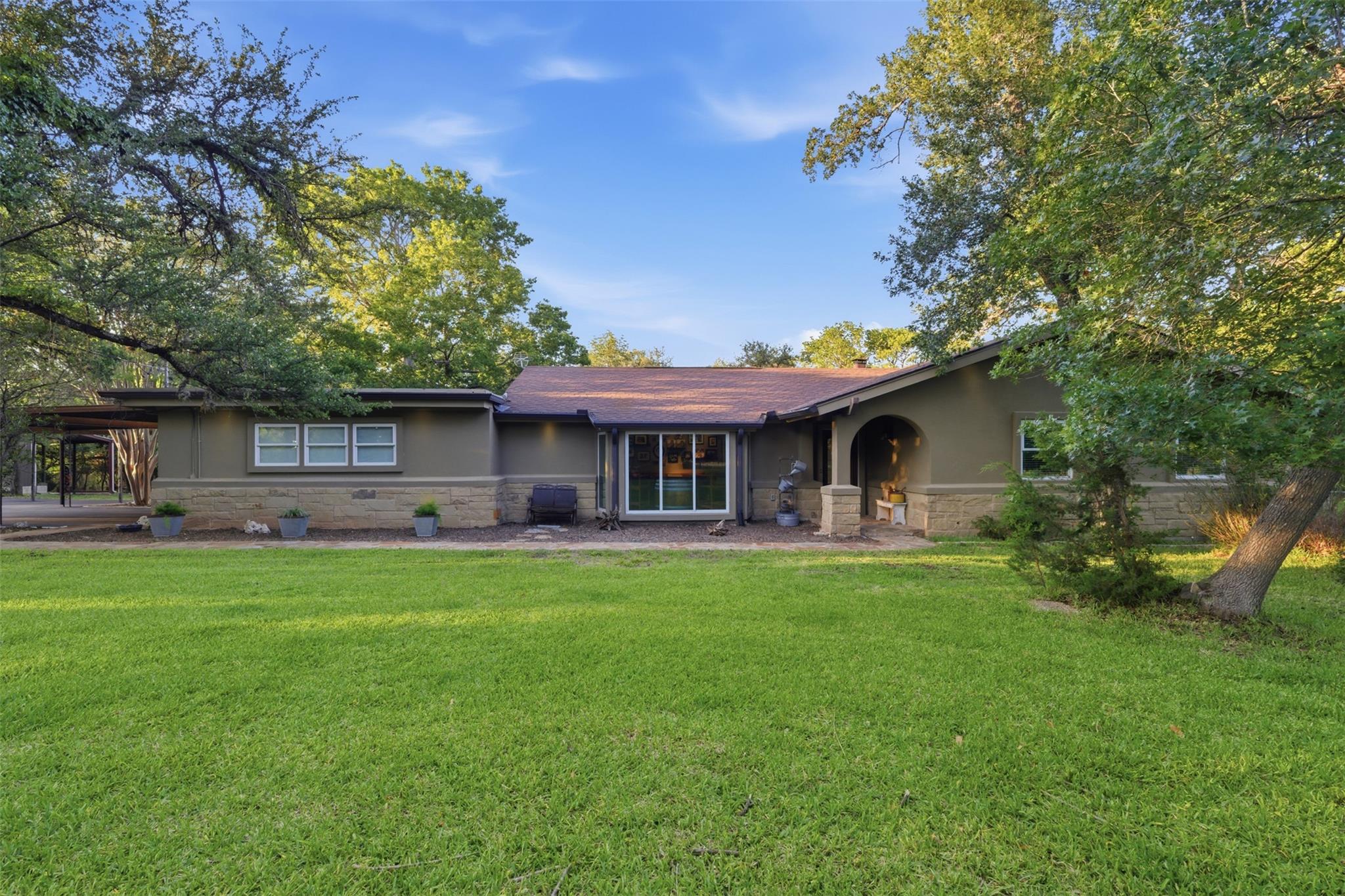 142 Woodland Trl Property Photo 3