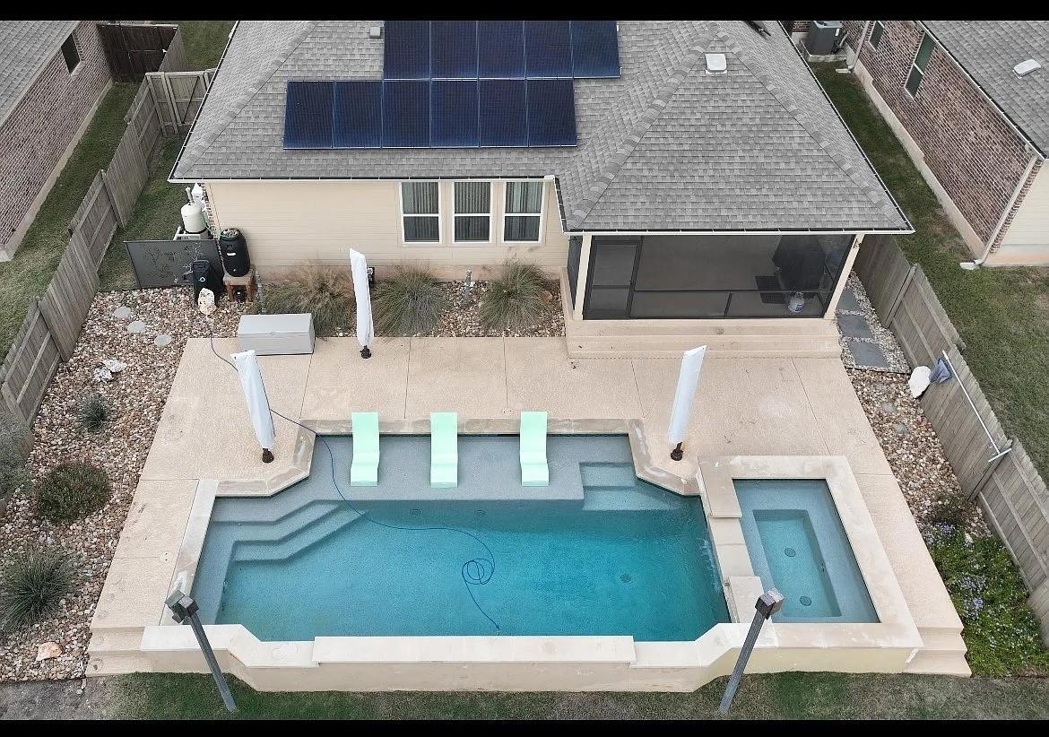 525 Scenic Bluff Dr Property Photo 2