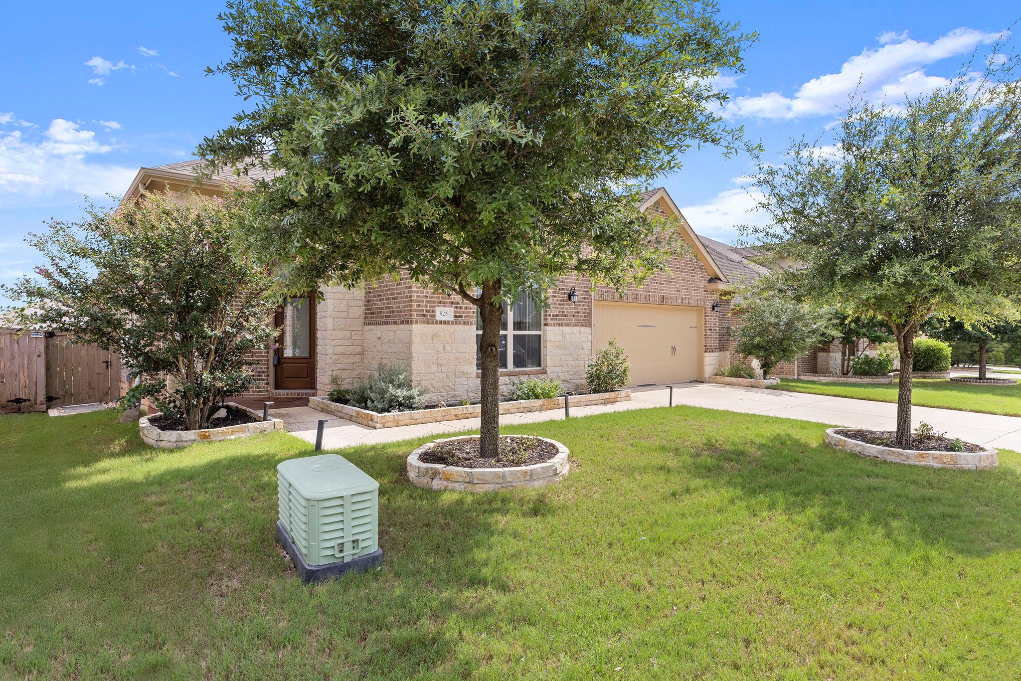 525 Scenic Bluff Dr Property Photo 3