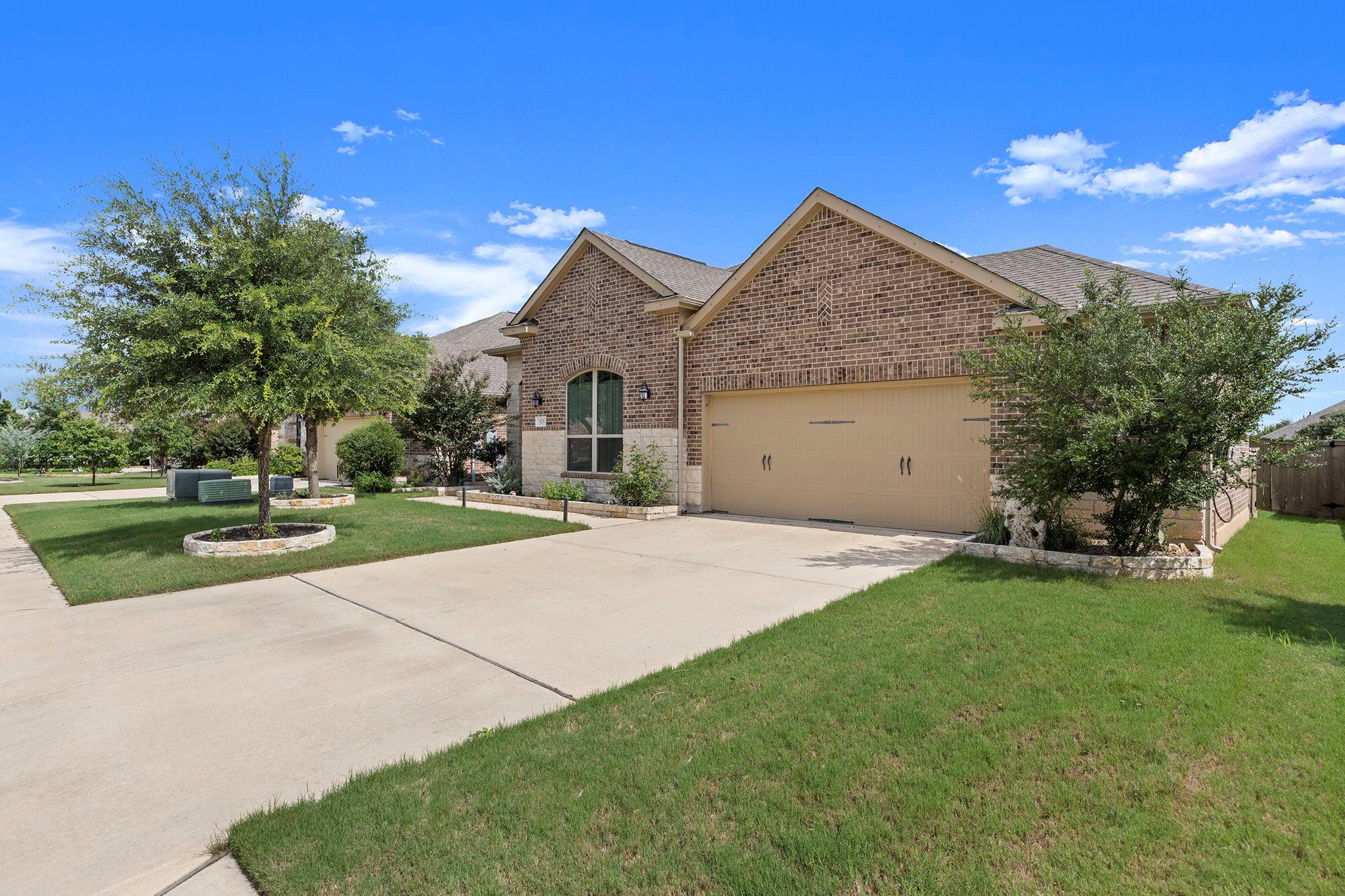525 Scenic Bluff Dr Property Photo 4