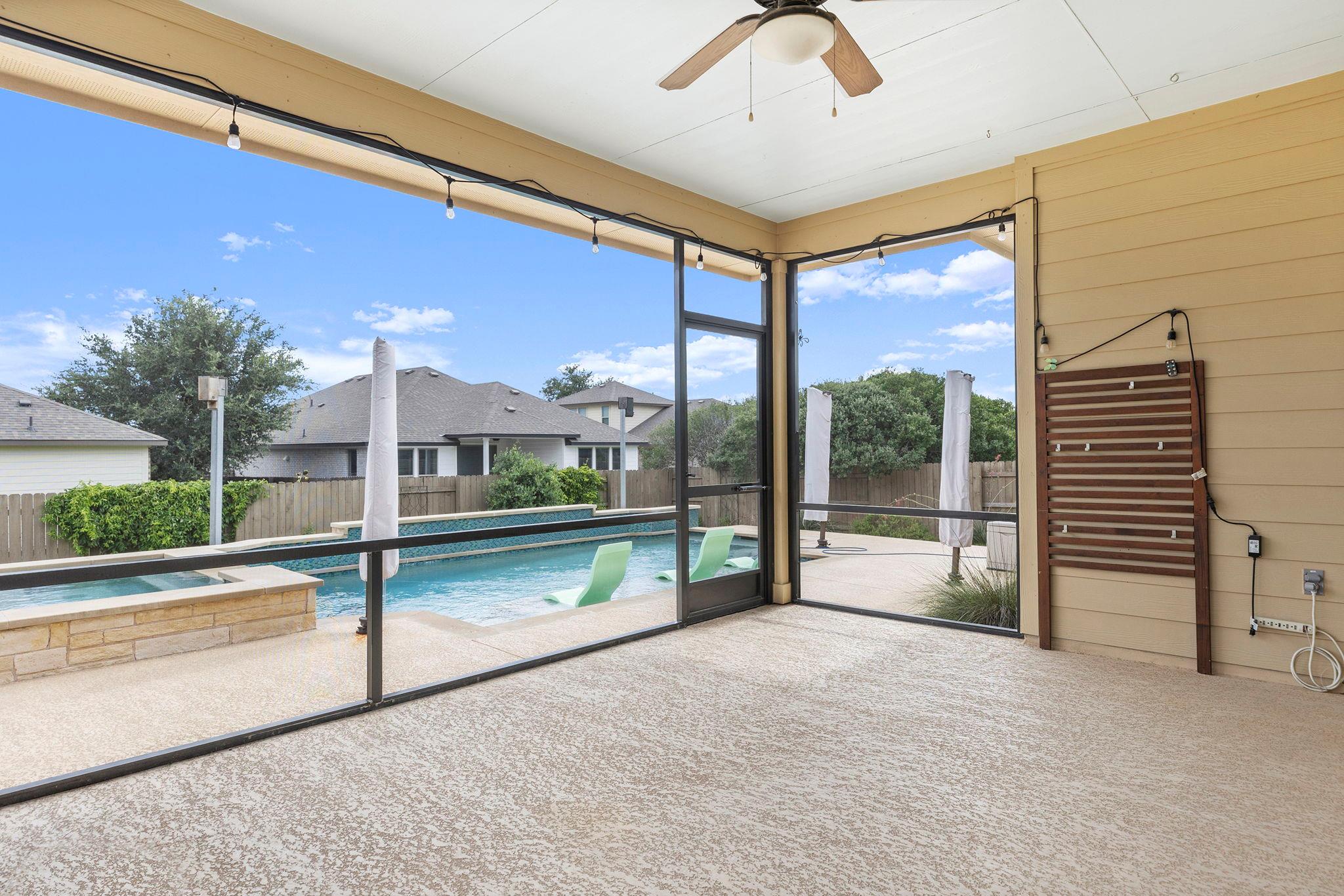 525 Scenic Bluff Dr Property Photo 31