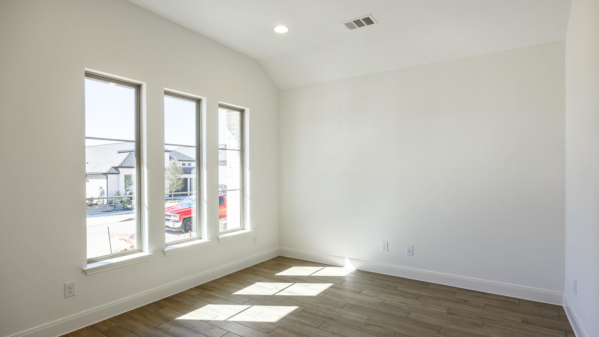 821 Round Mountain Pass Property Photo 10