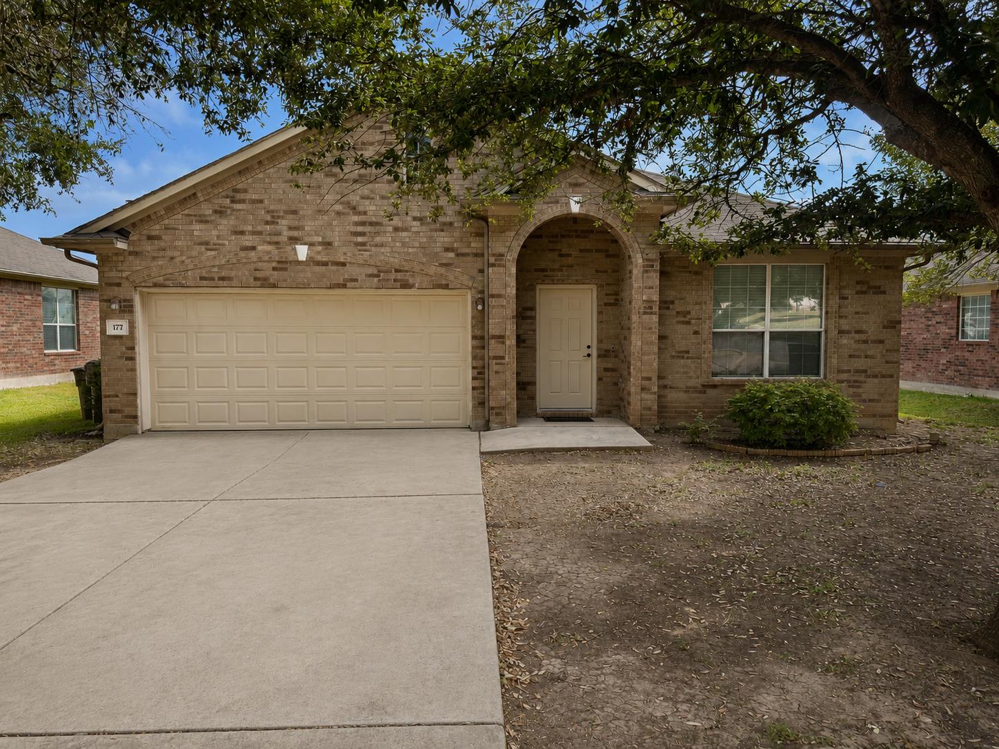 177 Devonshire Dr Property Photo 1