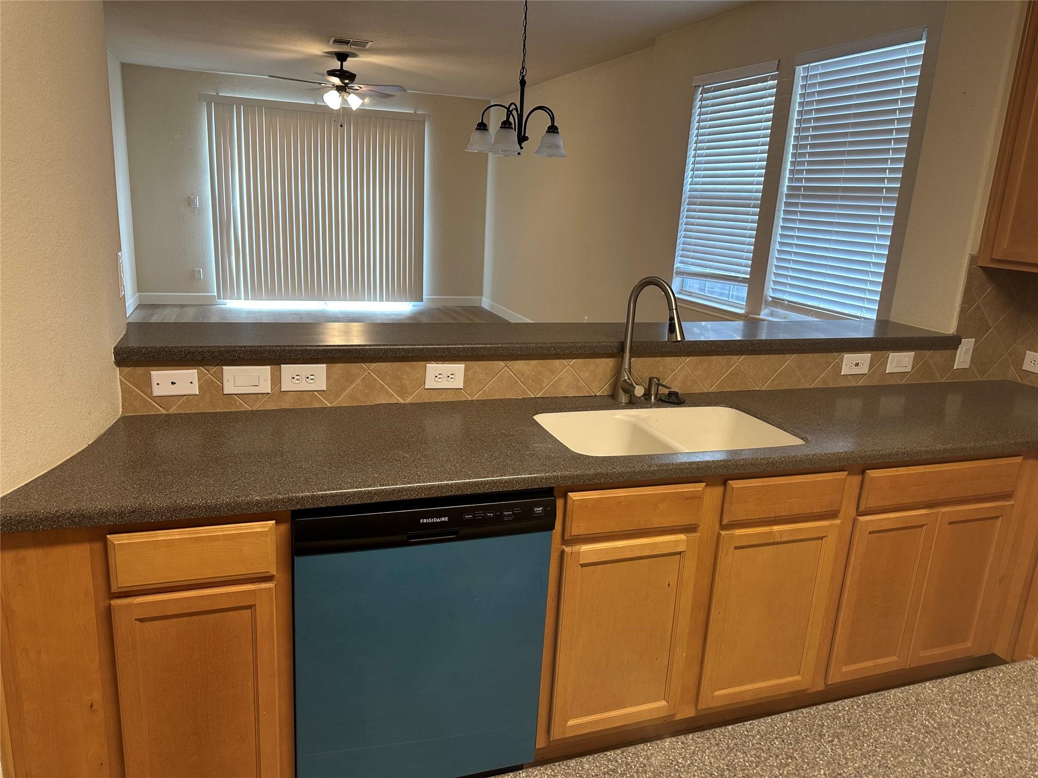 177 Devonshire Dr Property Photo 12