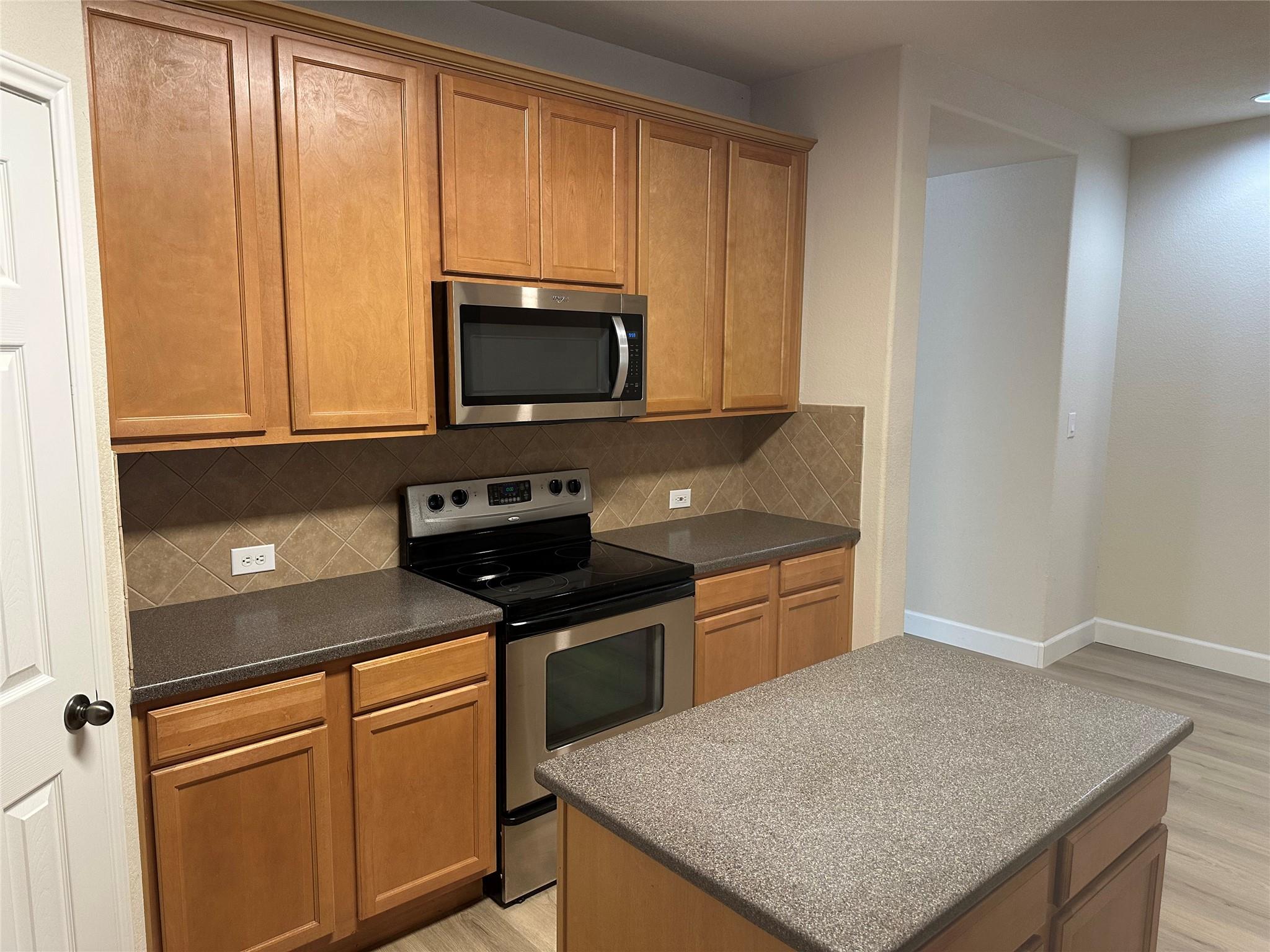 177 Devonshire Dr Property Photo 14